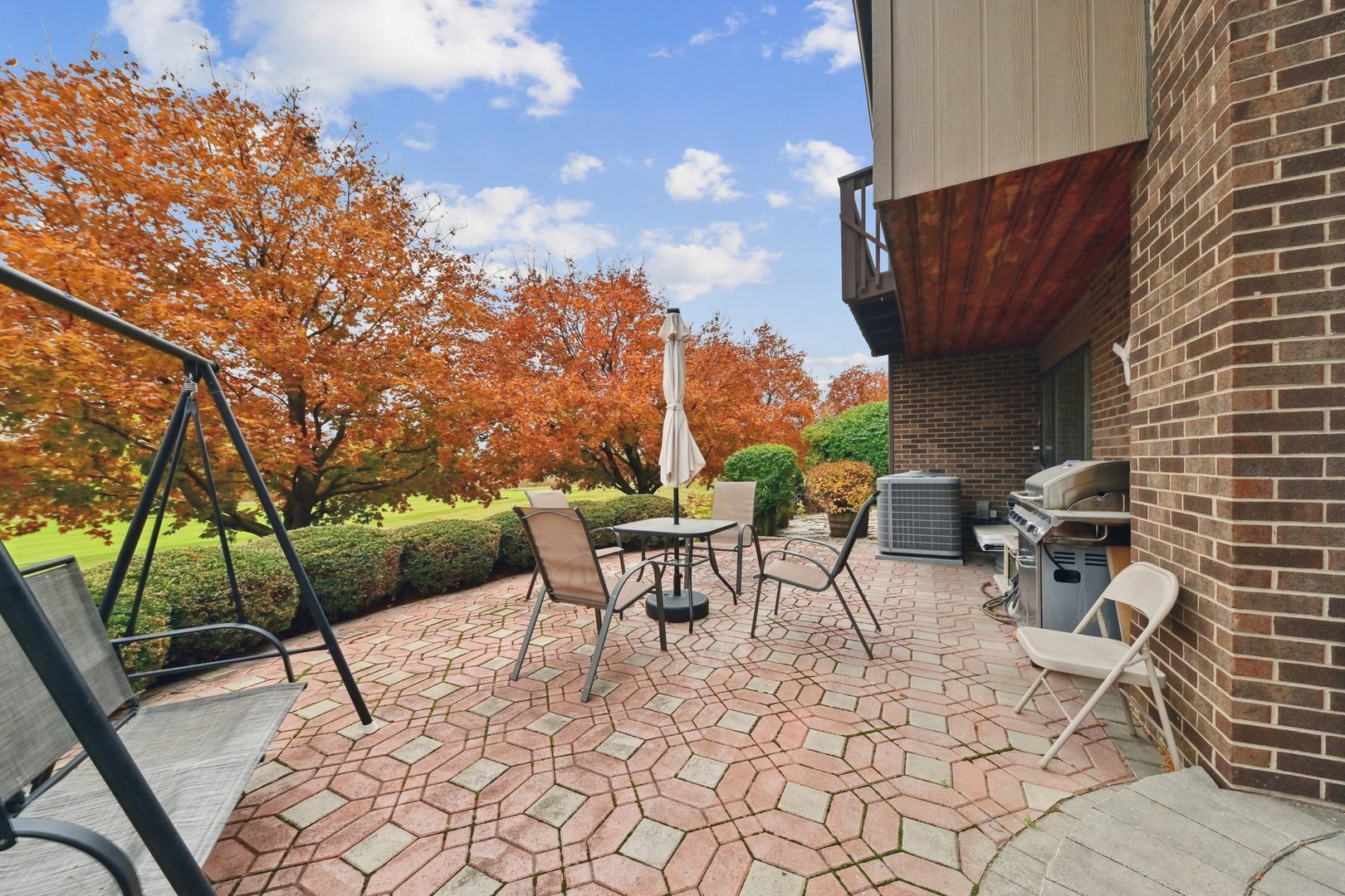 351 S Dominion Drive, Wood Dale, IL 60191