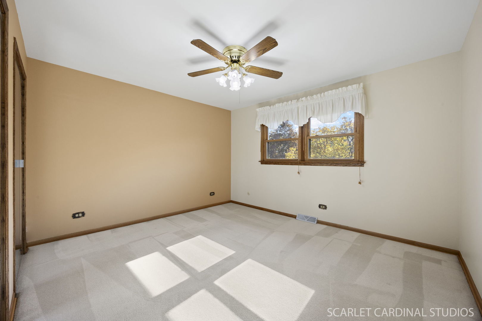 1819 Holly Avenue, Darien, IL 60561