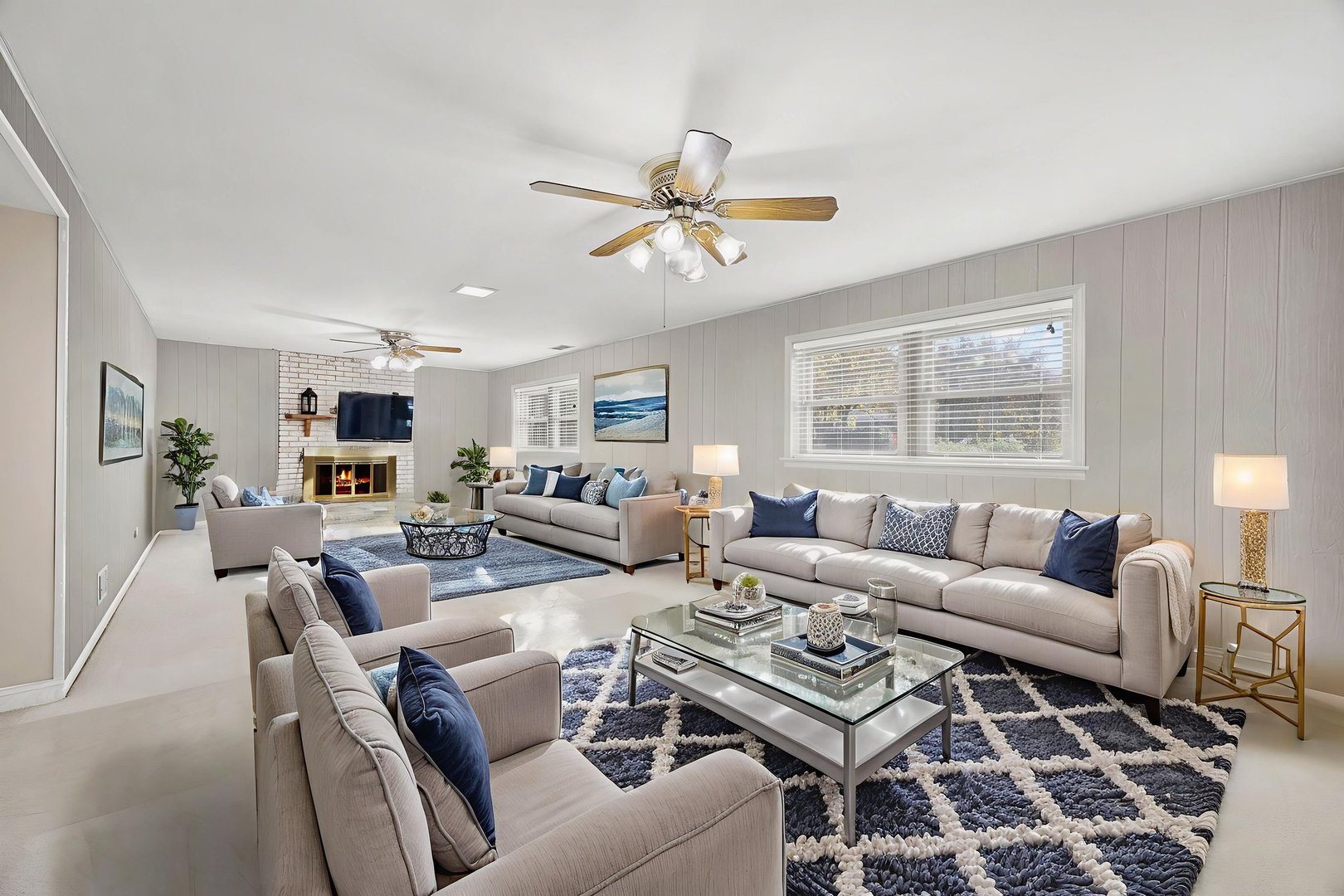 1819 Holly Avenue, Darien, IL 60561