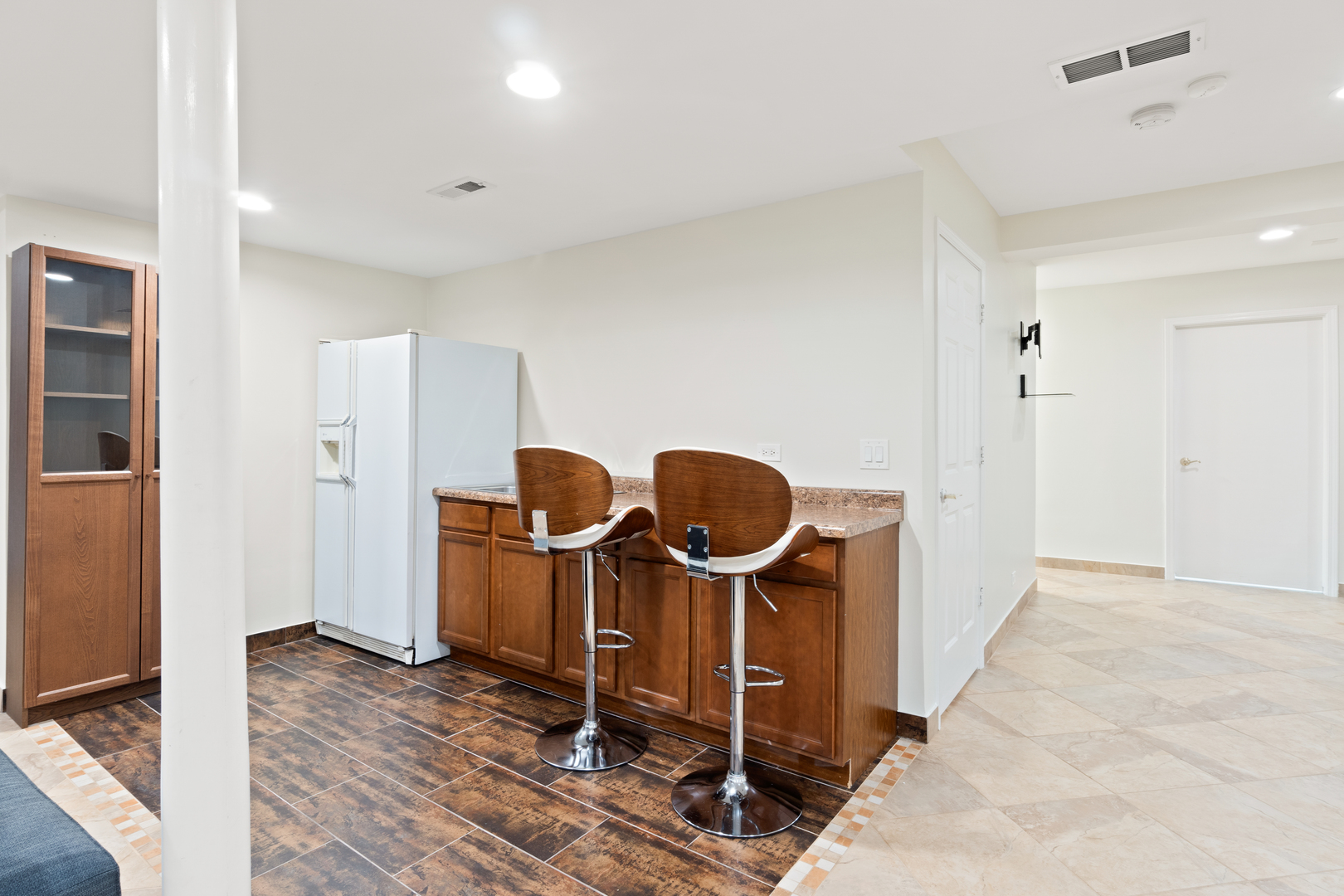 2803 Wildflower Court, Glenview, IL 60026