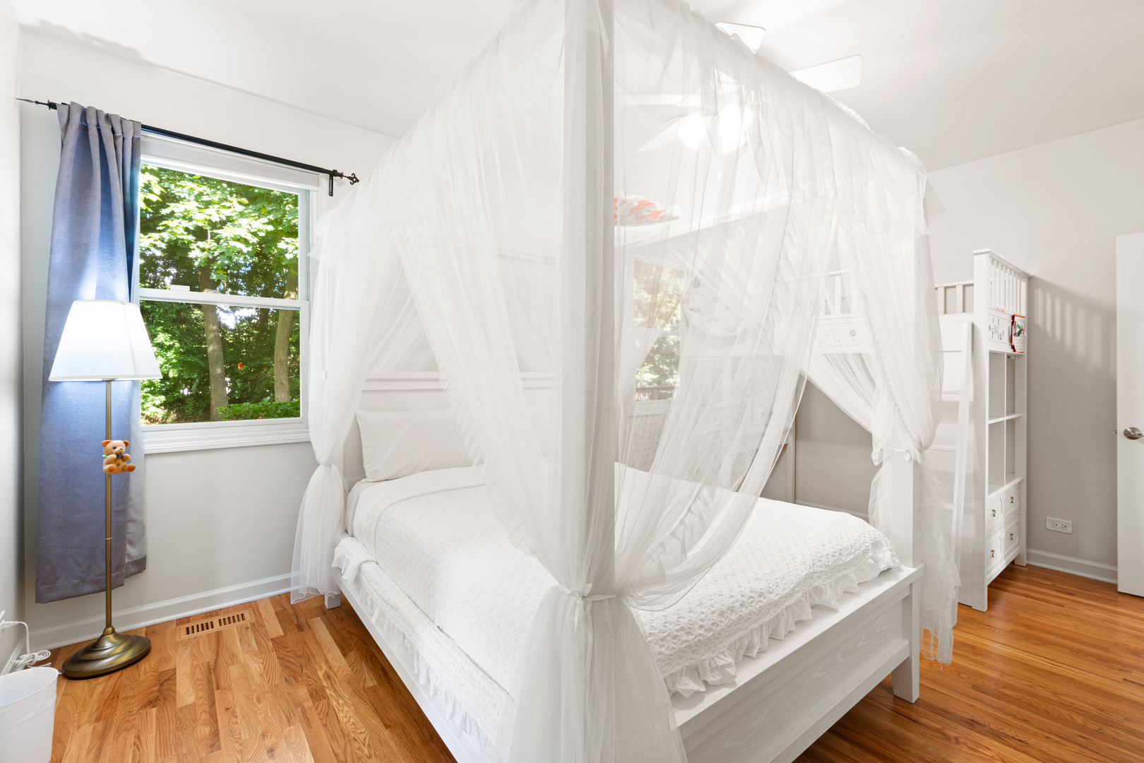 2803 Wildflower Court, Glenview, IL 60026