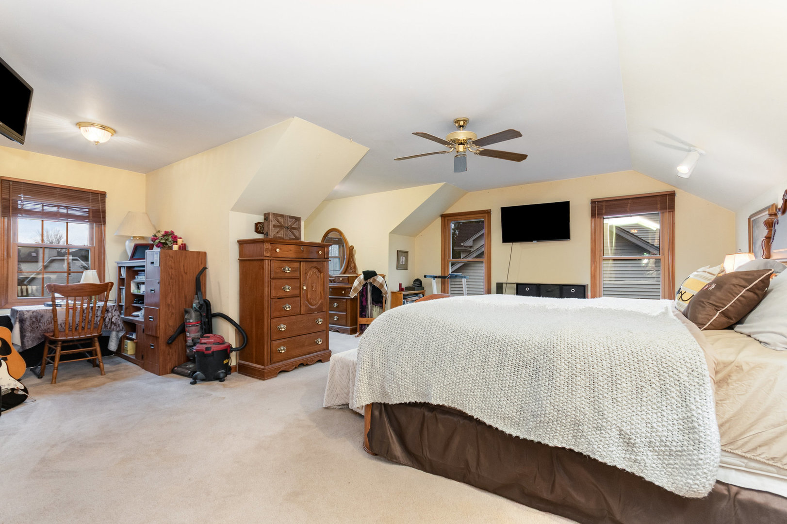 3467 Charlemaine Drive, Aurora, IL 60504