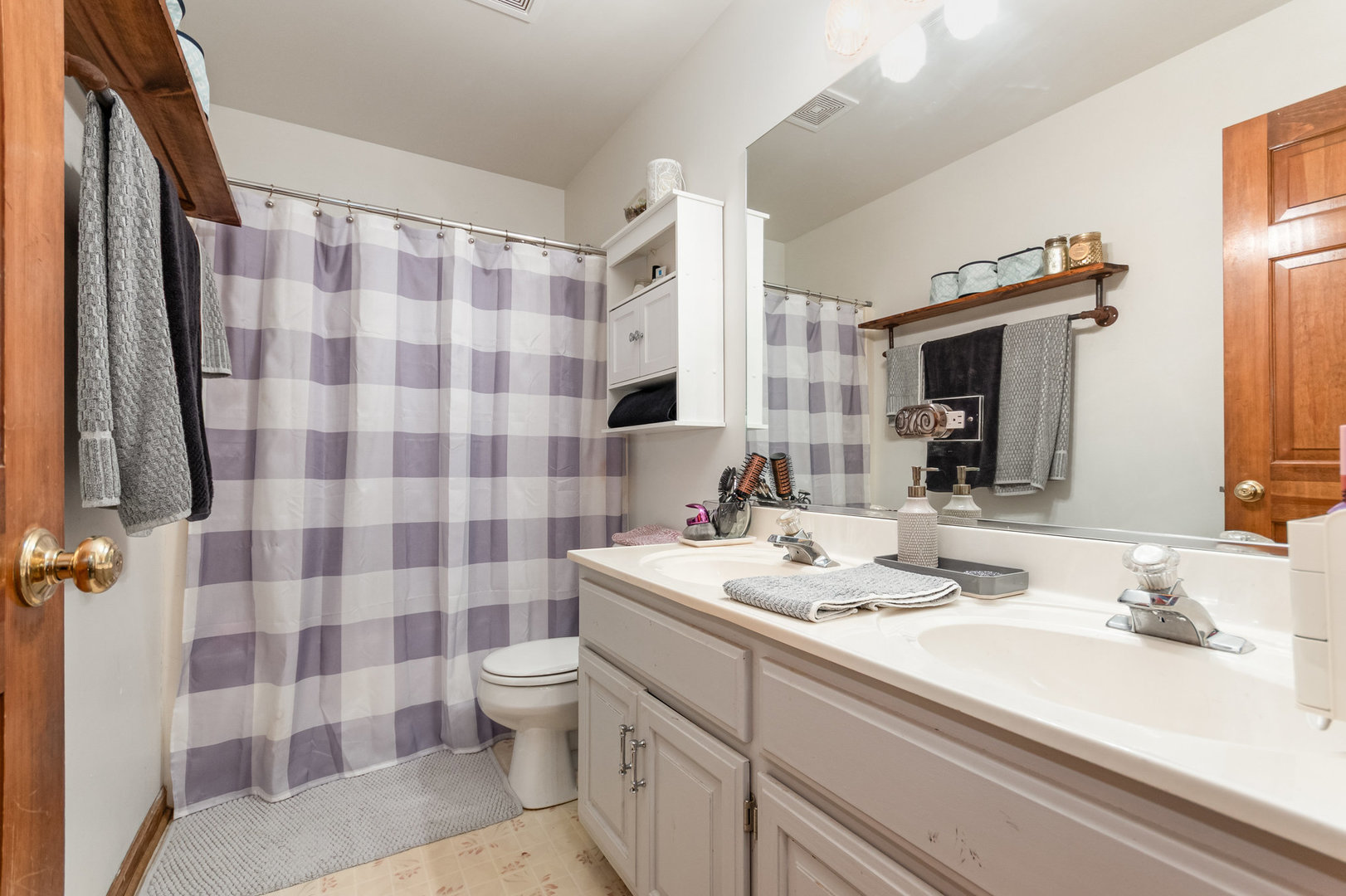 3467 Charlemaine Drive, Aurora, IL 60504