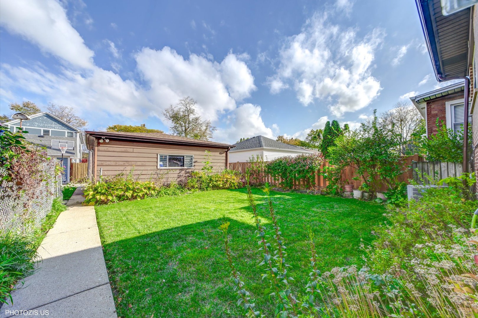 5119 N Tripp Avenue, Chicago, IL 60630