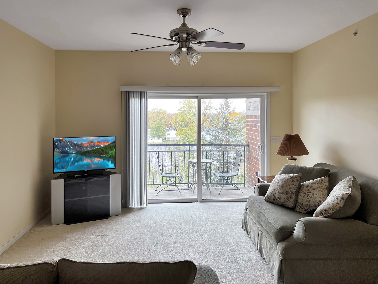 3451 N Carriageway Drive #503, Arlington Heights, IL 60004