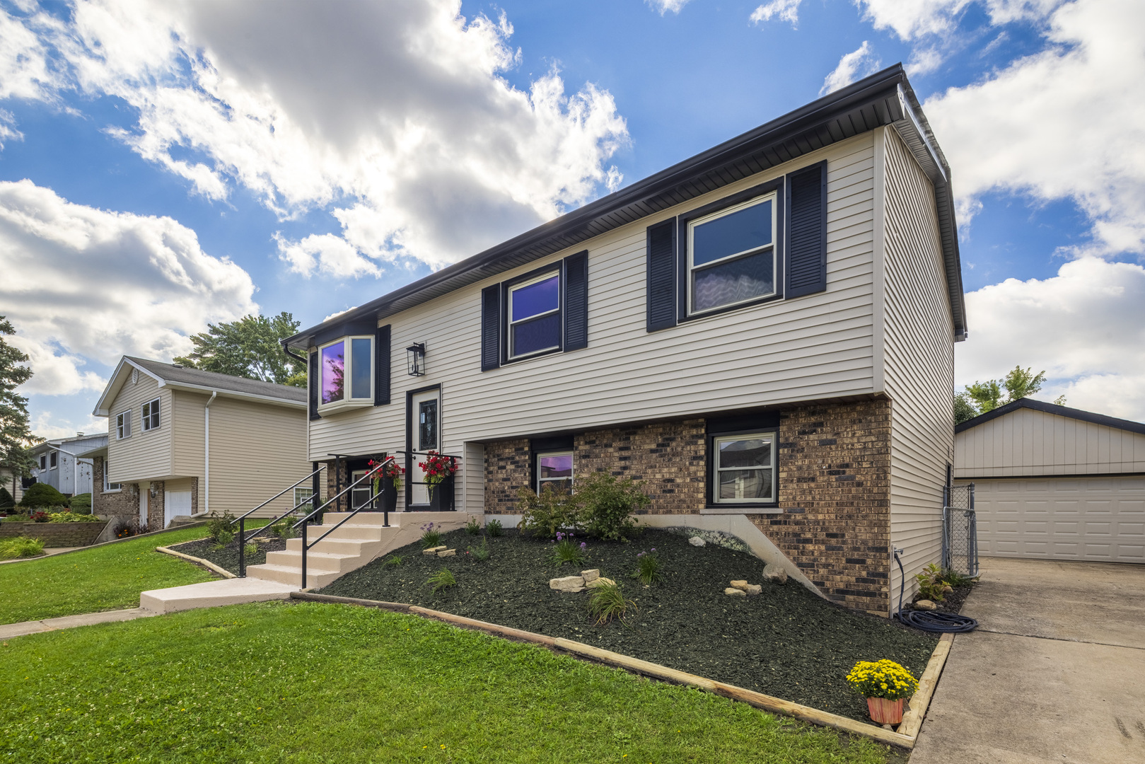 7727 166th Street, Tinley Park, IL 60477