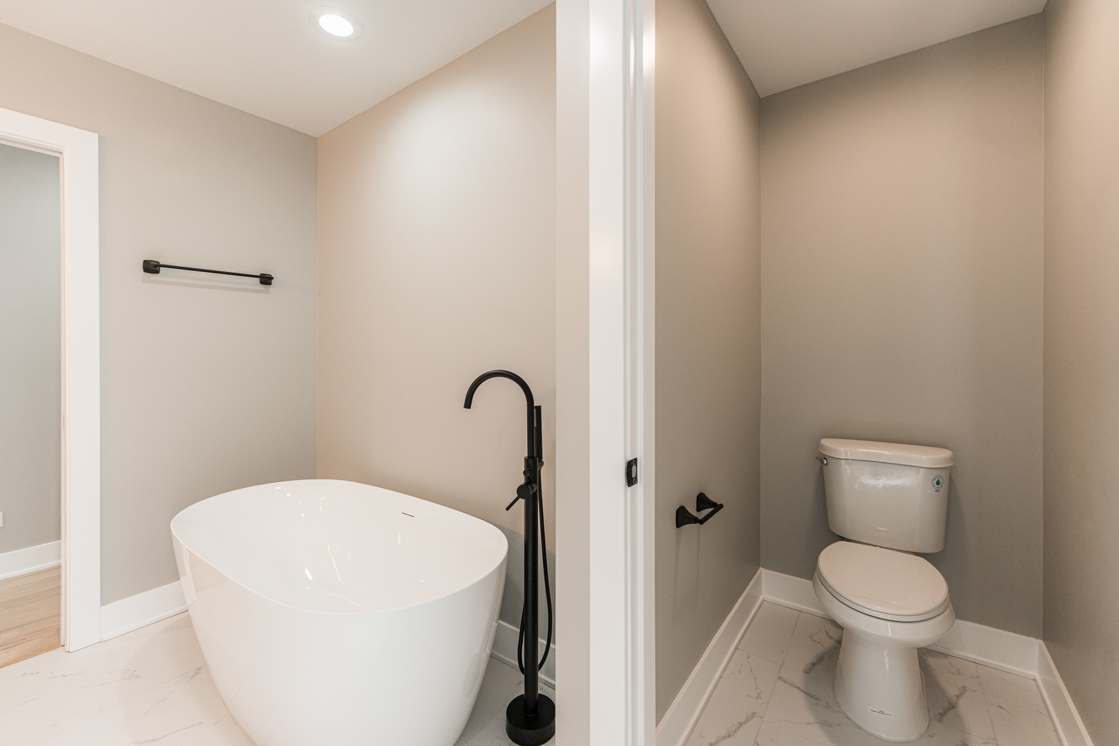 147 W North Avenue, Lombard, IL 60148