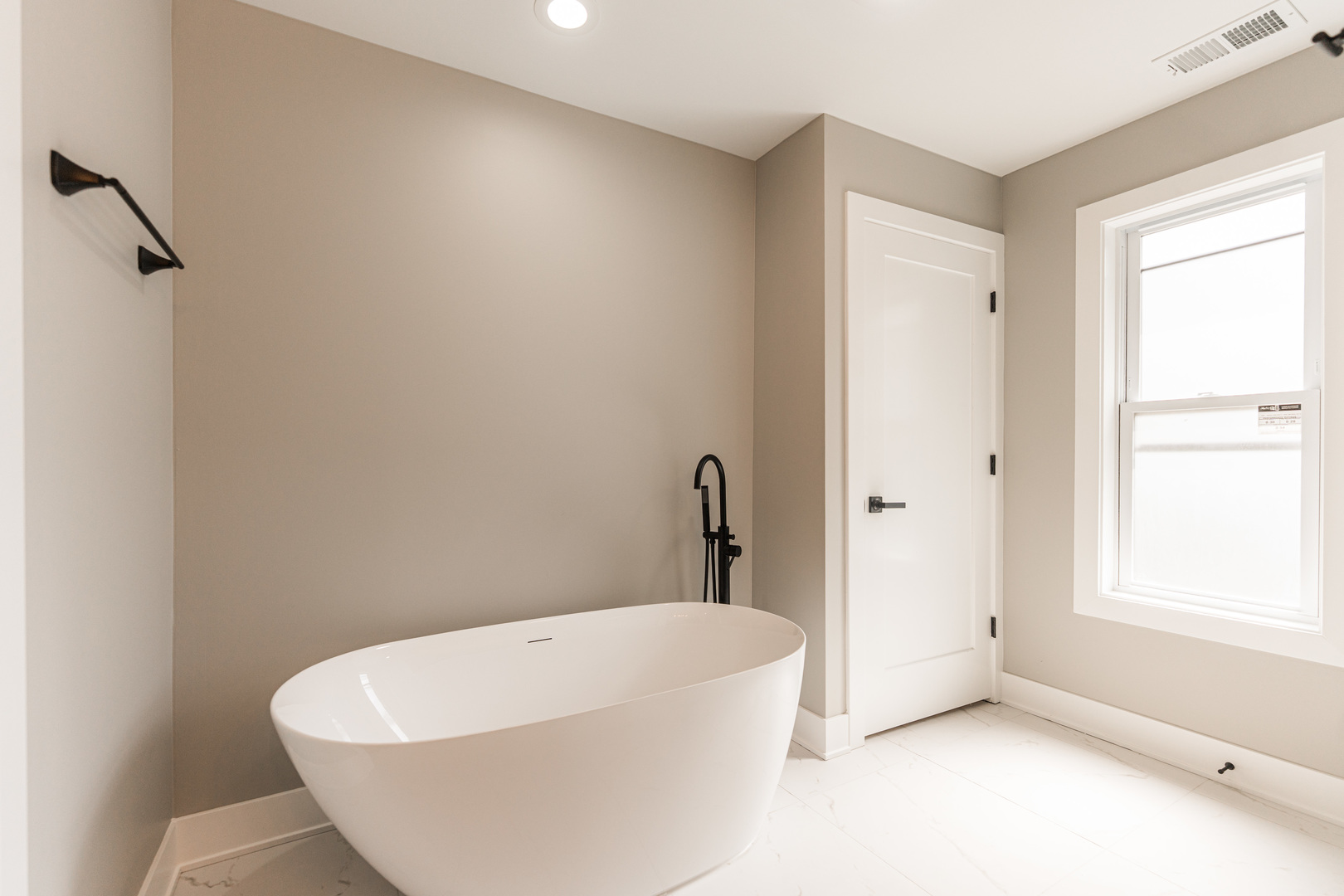 147 W North Avenue, Lombard, IL 60148