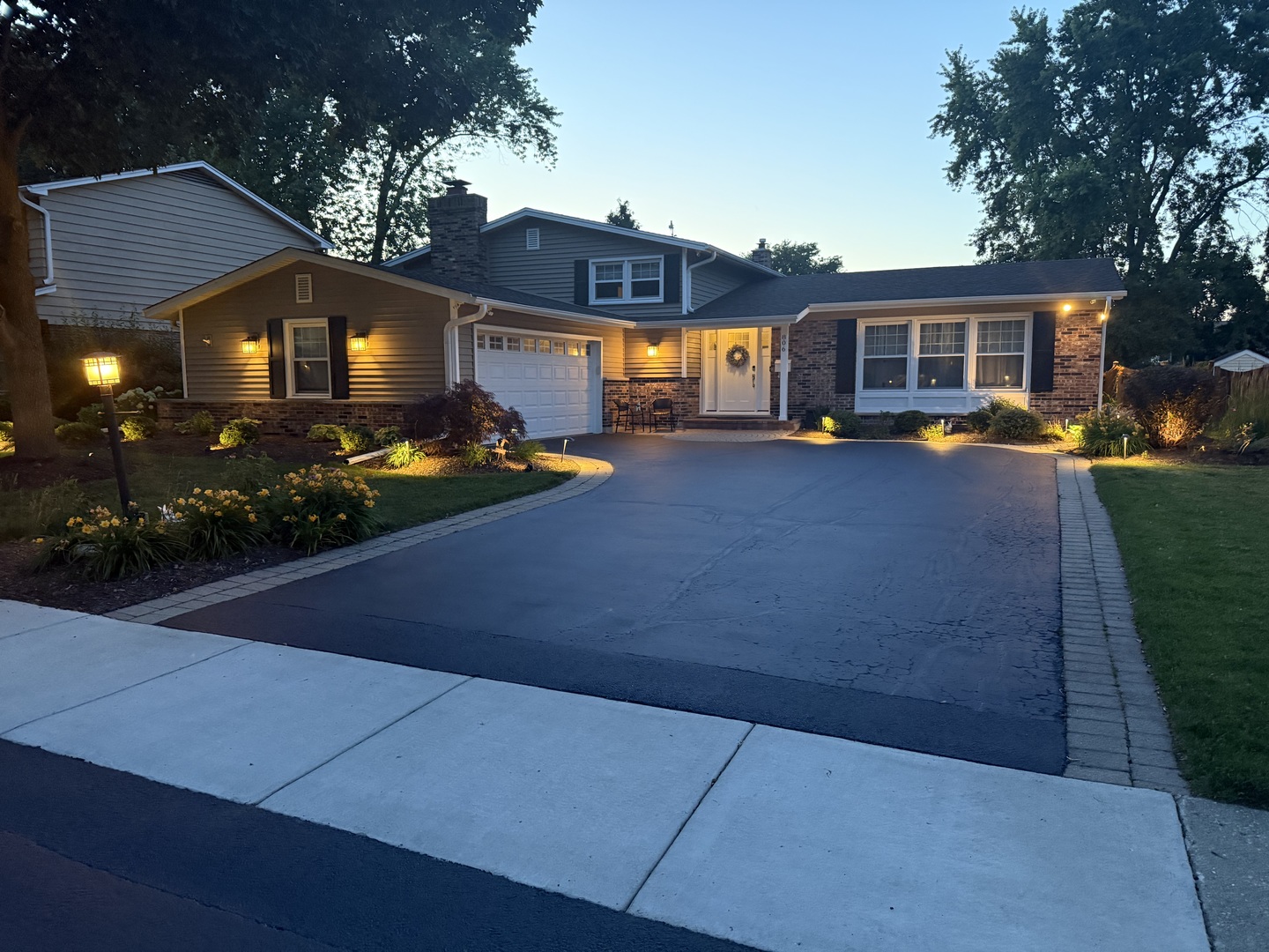 806 W Hackberry Drive, Arlington Heights, IL 60004