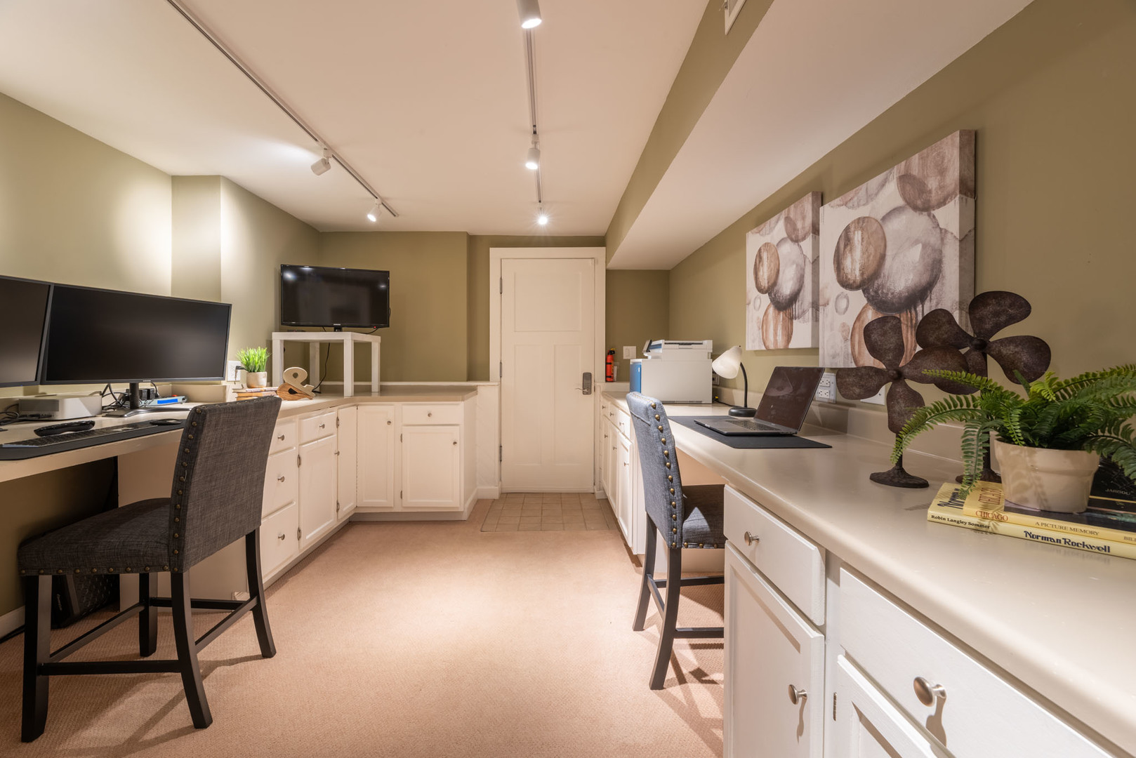 806 W Hackberry Drive, Arlington Heights, IL 60004