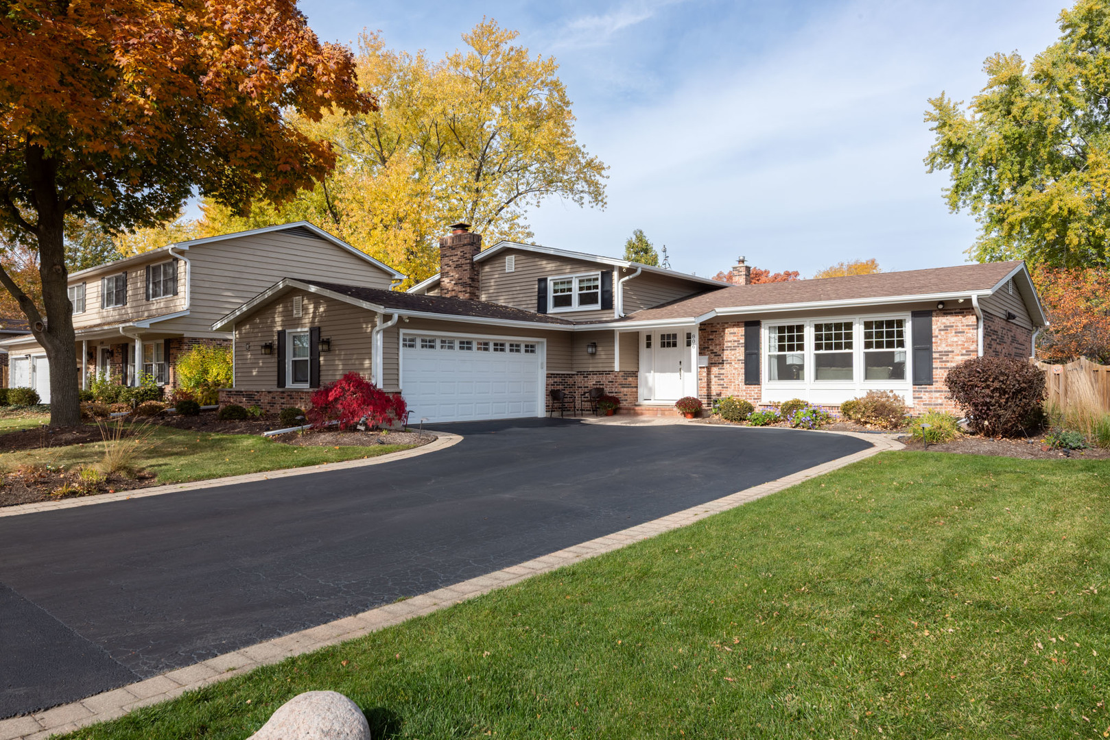 806 W Hackberry Drive, Arlington Heights, IL 60004