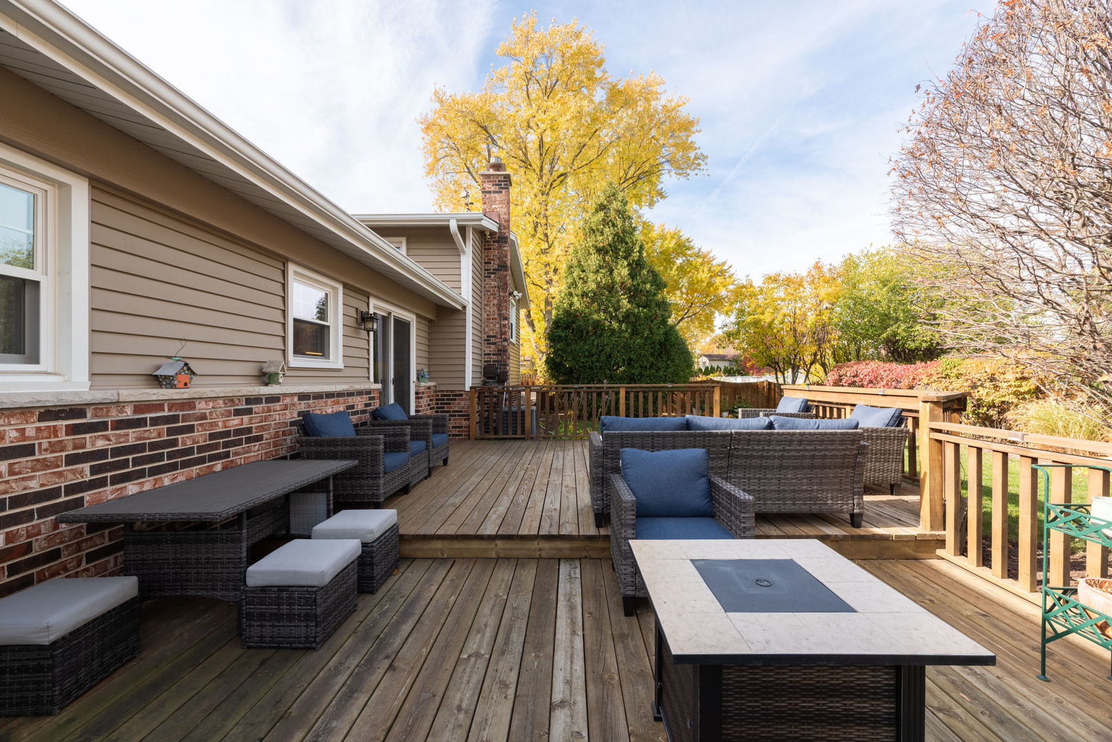 806 W Hackberry Drive, Arlington Heights, IL 60004