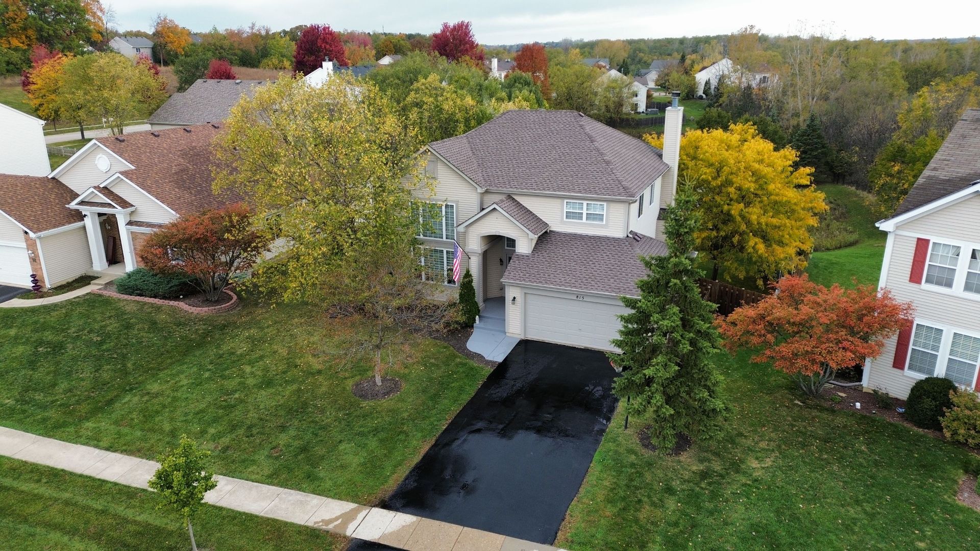 815 N Overlook Circle, Round Lake, IL 60073