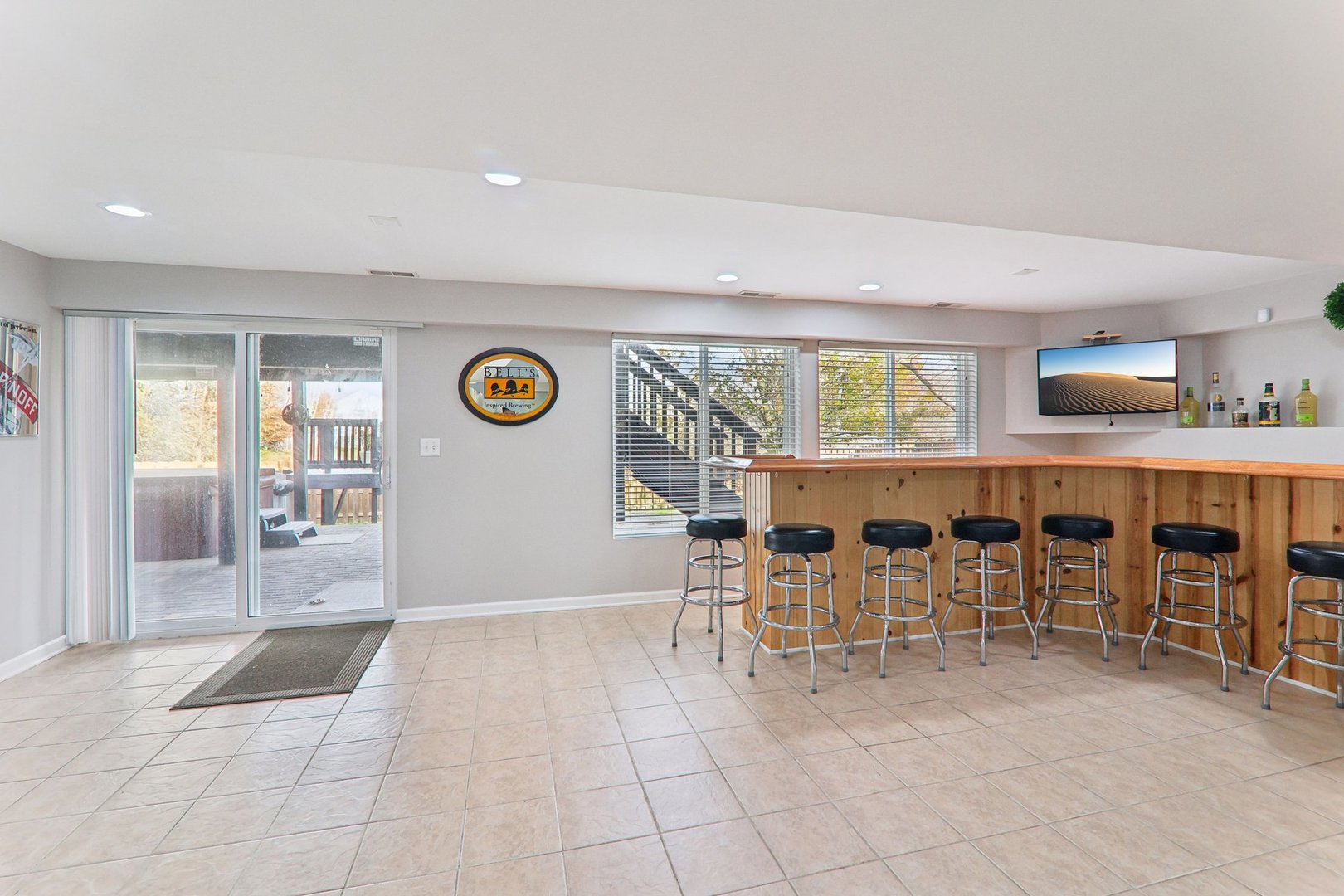 815 N Overlook Circle, Round Lake, IL 60073