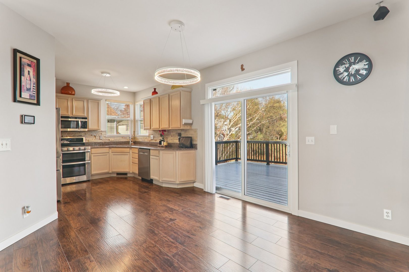 815 N Overlook Circle, Round Lake, IL 60073