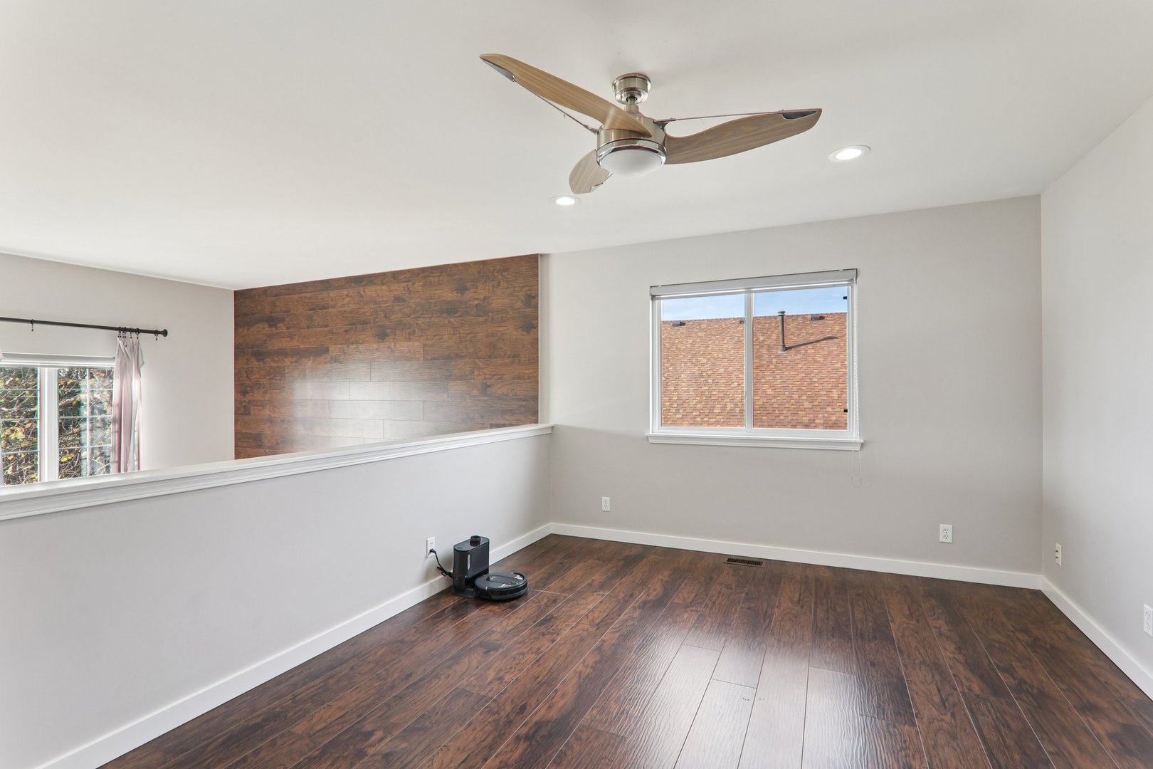 815 N Overlook Circle, Round Lake, IL 60073