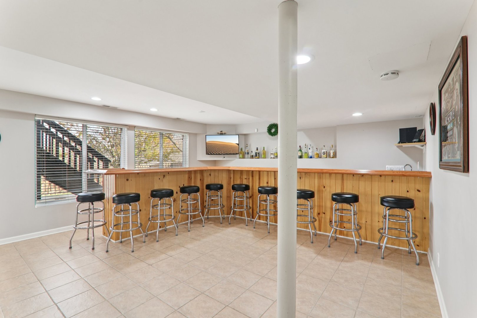 815 N Overlook Circle, Round Lake, IL 60073