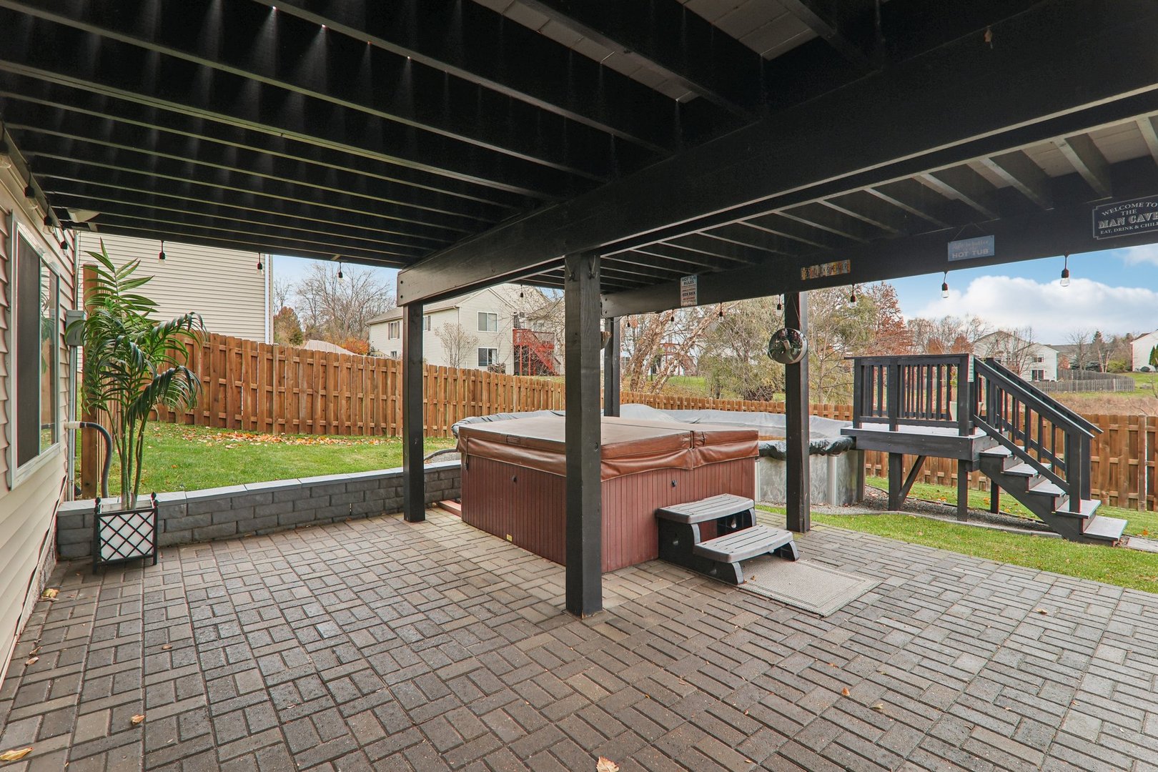 815 N Overlook Circle, Round Lake, IL 60073