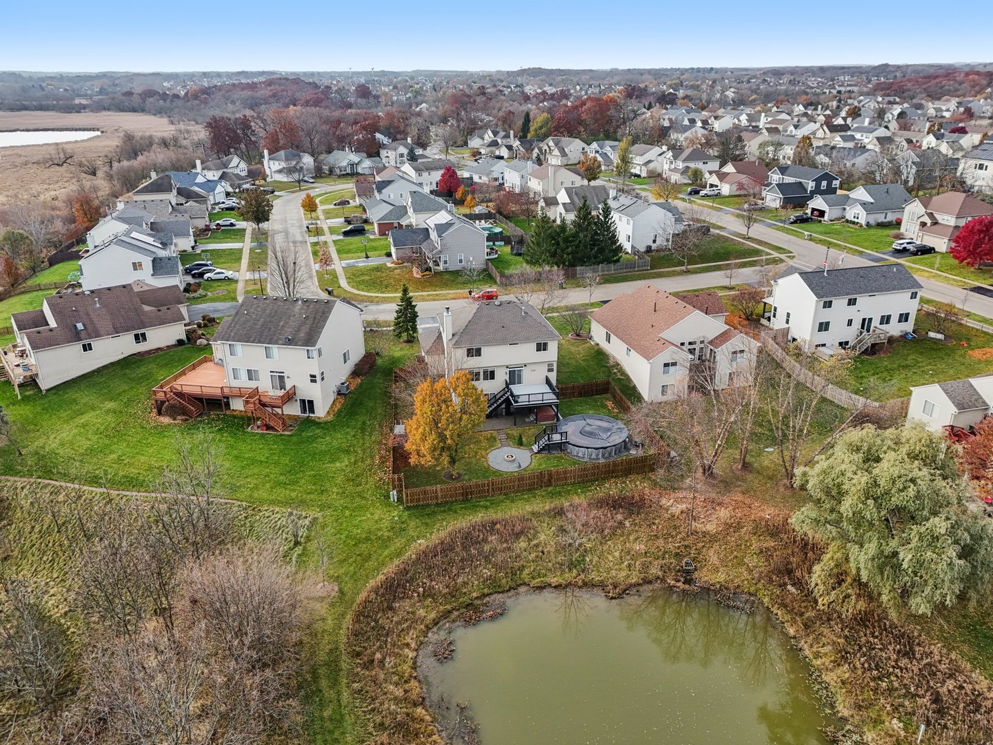 815 N Overlook Circle, Round Lake, IL 60073