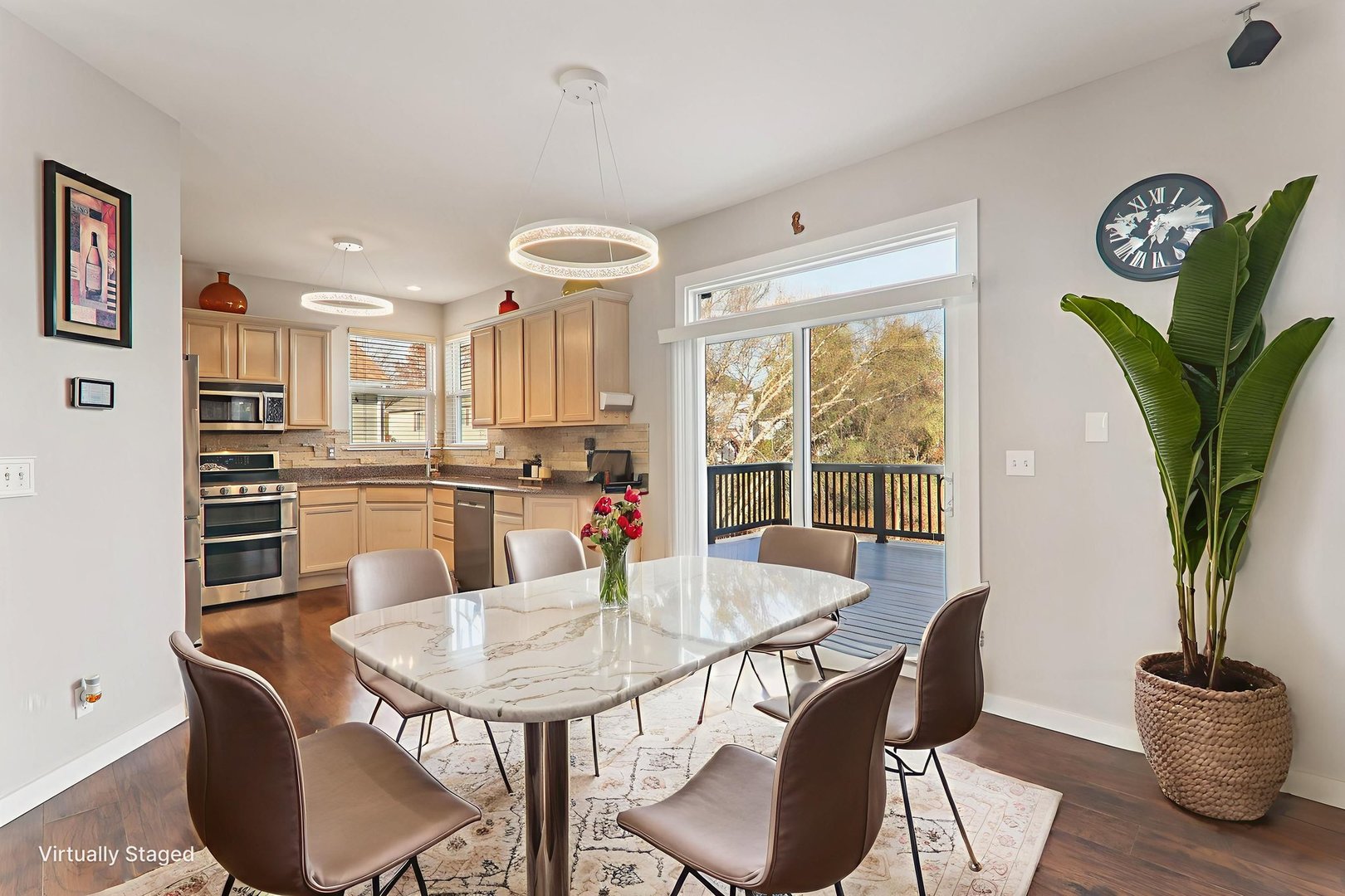 815 N Overlook Circle, Round Lake, IL 60073