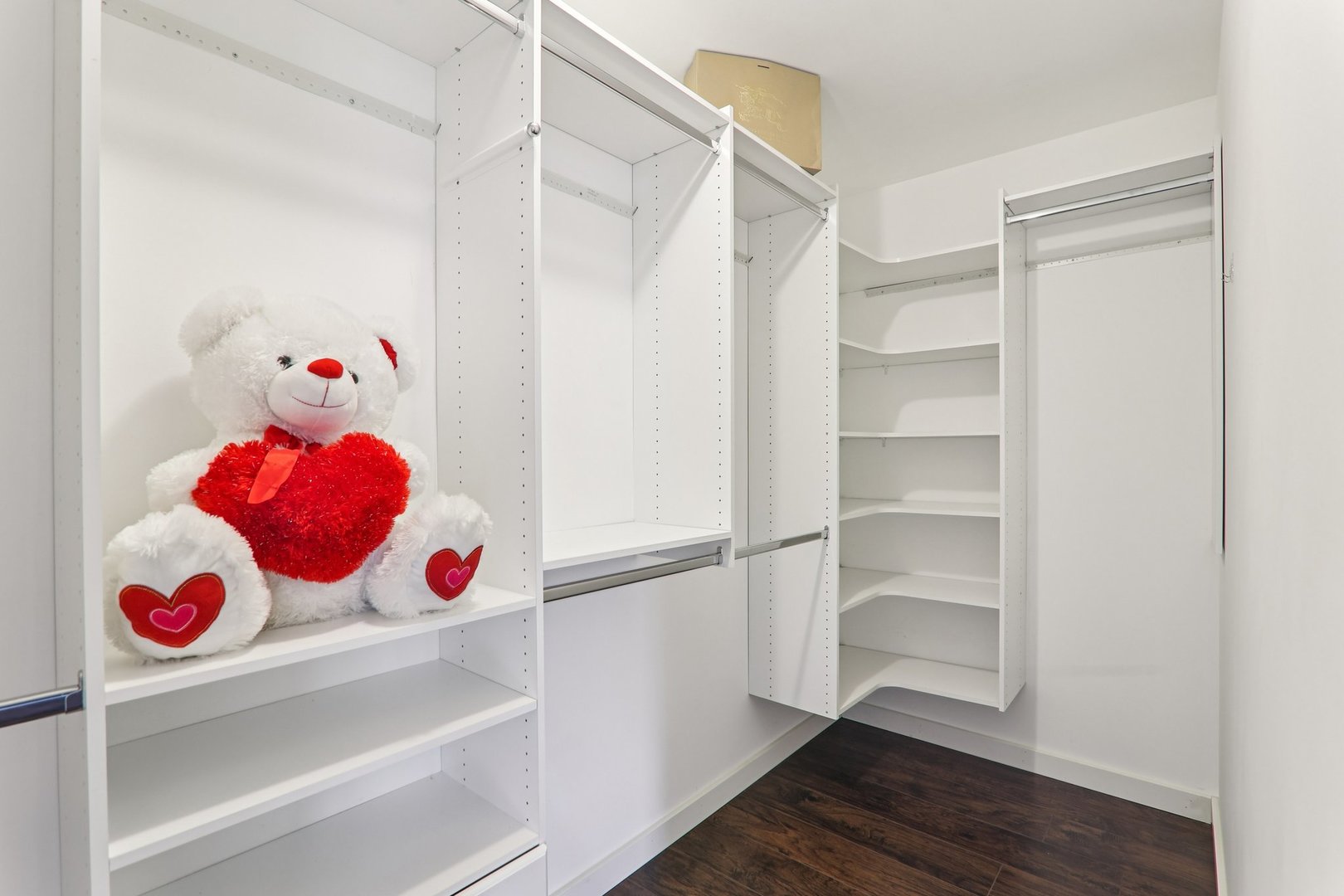 815 N Overlook Circle, Round Lake, IL 60073