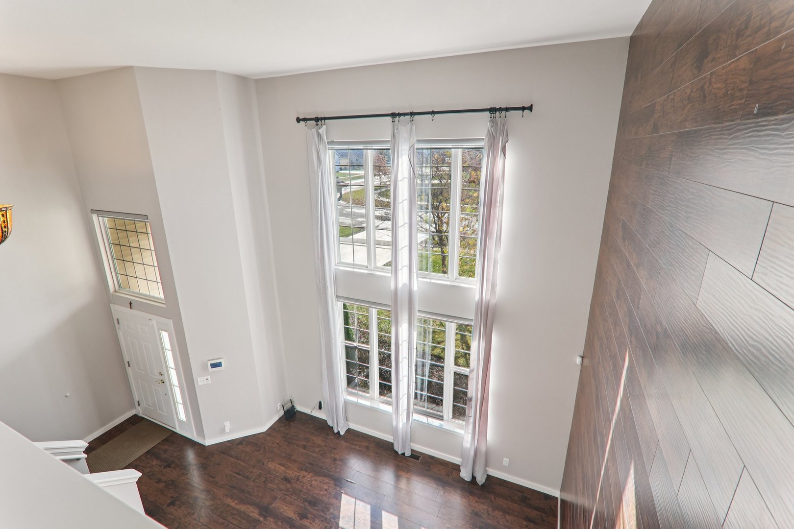 815 N Overlook Circle, Round Lake, IL 60073