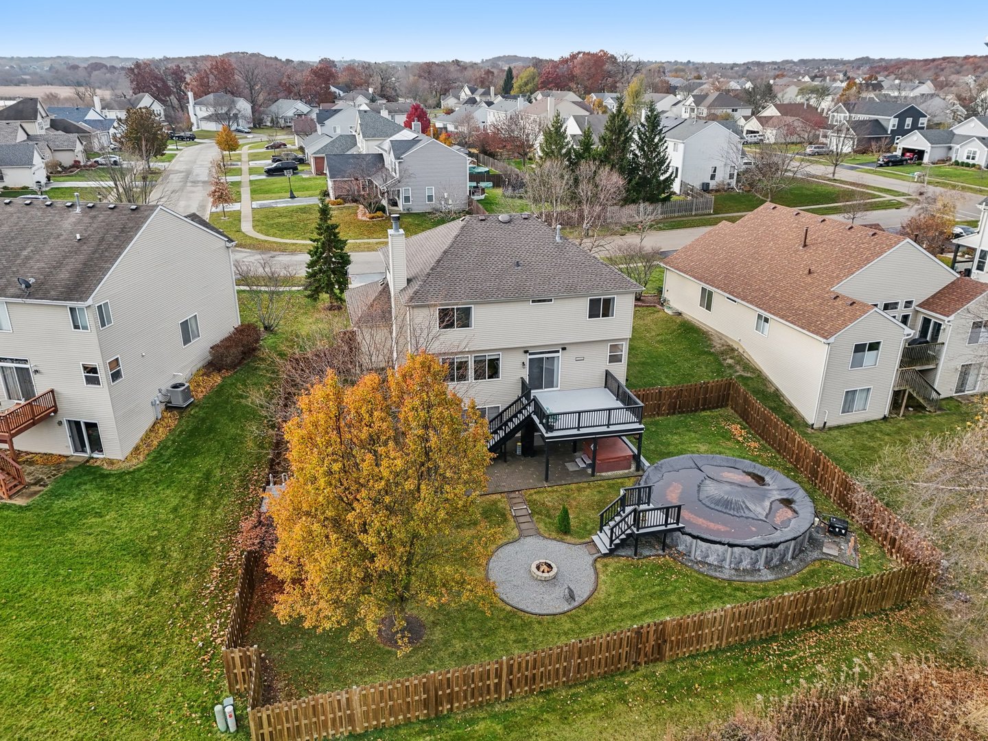 815 N Overlook Circle, Round Lake, IL 60073