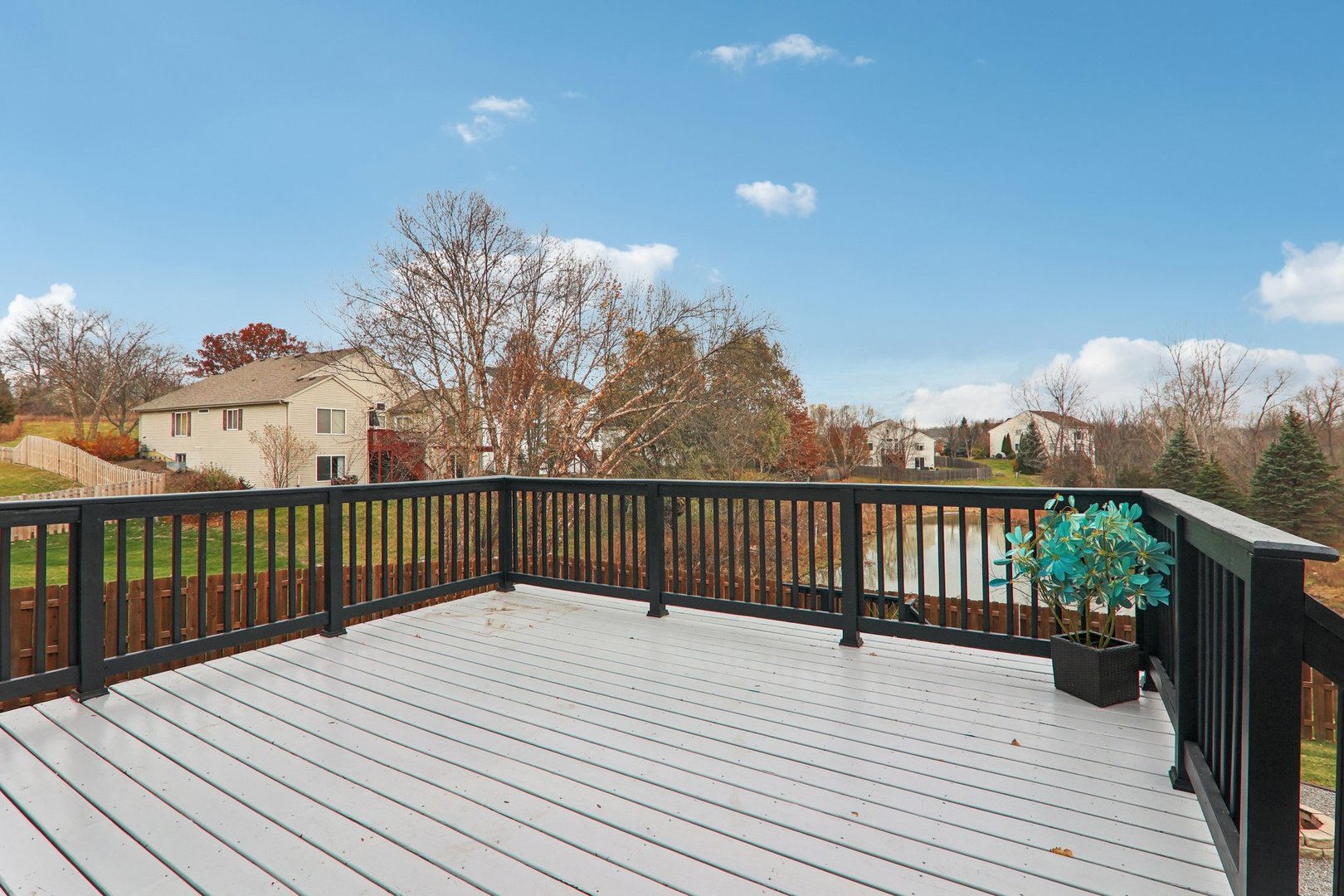 815 N Overlook Circle, Round Lake, IL 60073