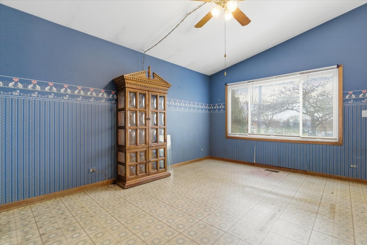 Round Lake Beach, IL 60073