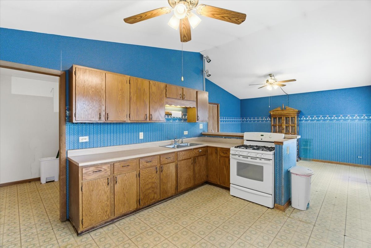 Round Lake Beach, IL 60073