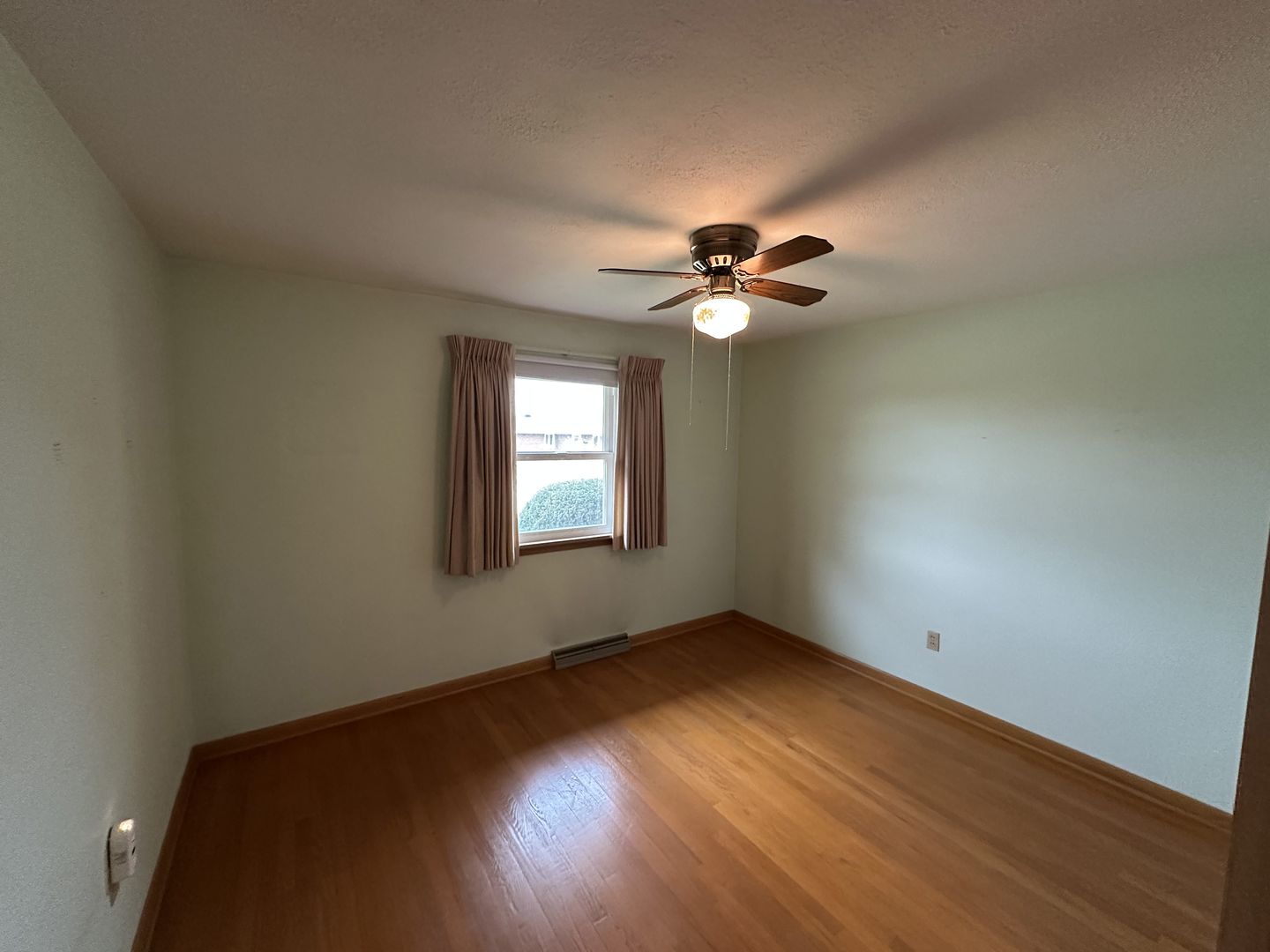 521 Chaney Avenue, Crest Hill, IL 60403