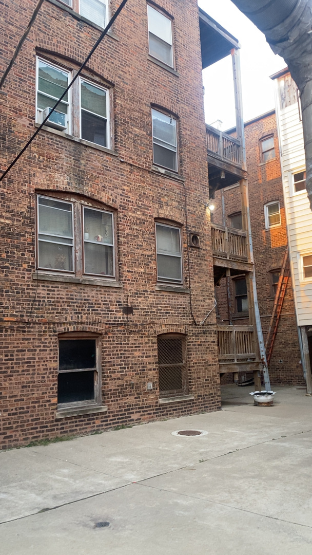 2233 E 70th Place #1, Chicago, IL 60649