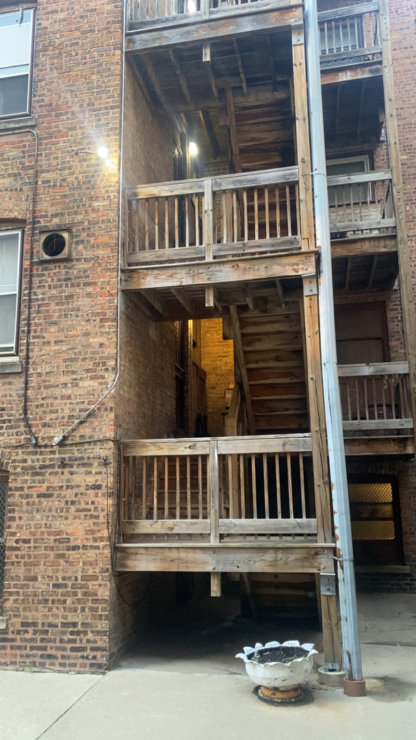 2233 E 70th Place #1, Chicago, IL 60649