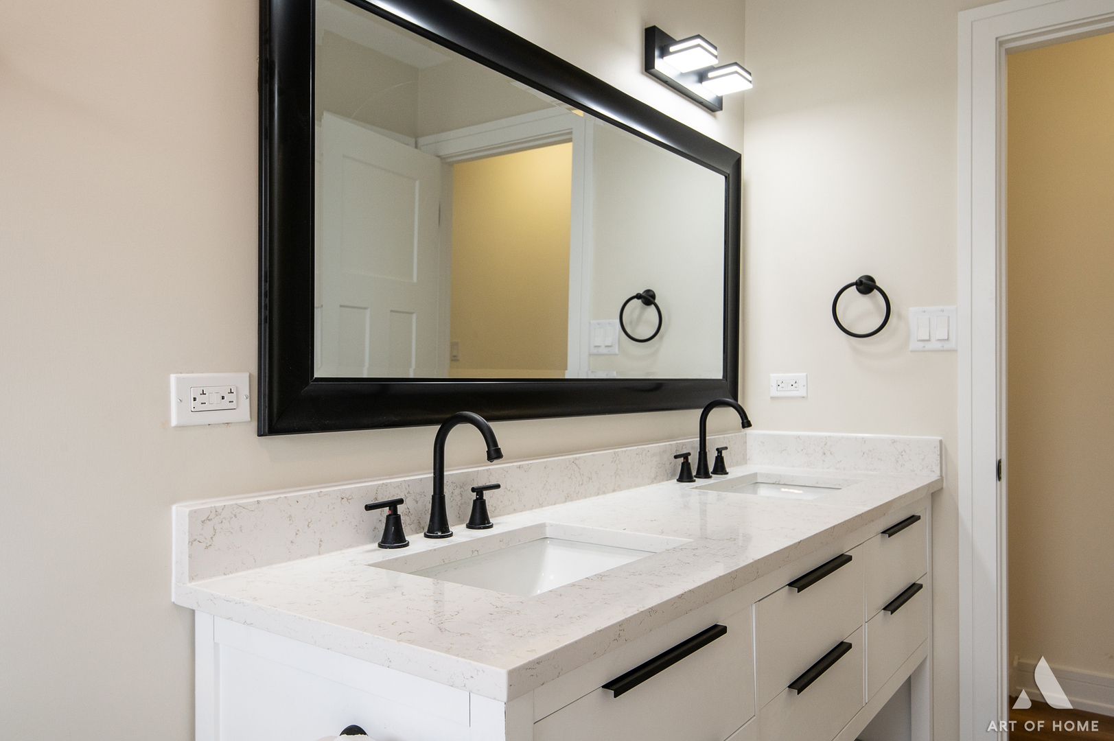 15601 Latrobe Avenue, Oak Forest, IL 60452