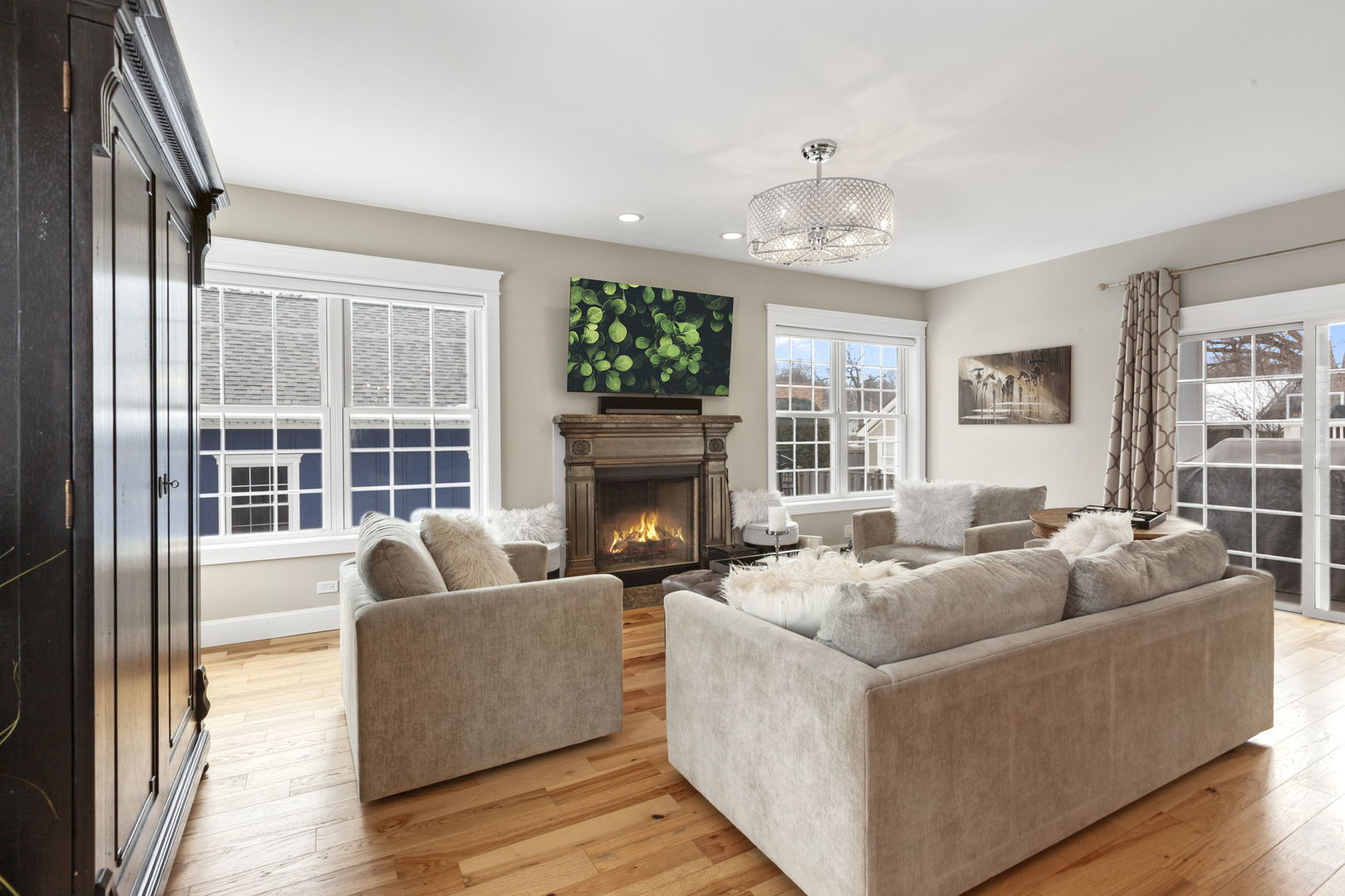 205 W Cook Avenue, Libertyville, IL 60048