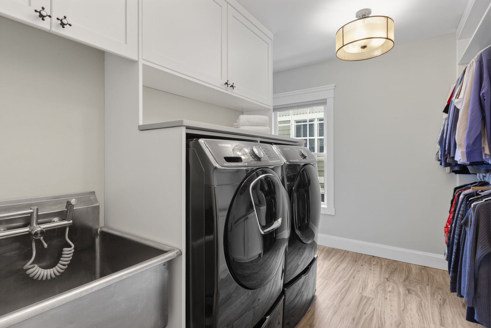 205 W Cook Avenue, Libertyville, IL 60048