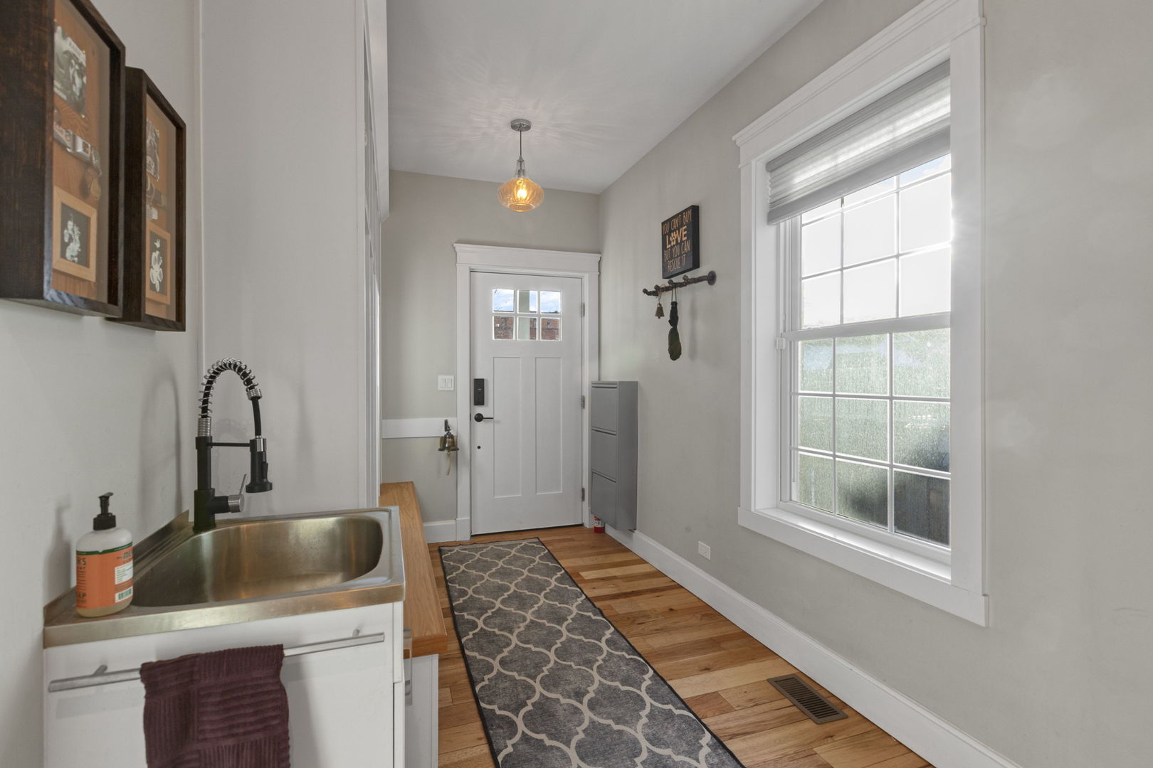 205 W Cook Avenue, Libertyville, IL 60048