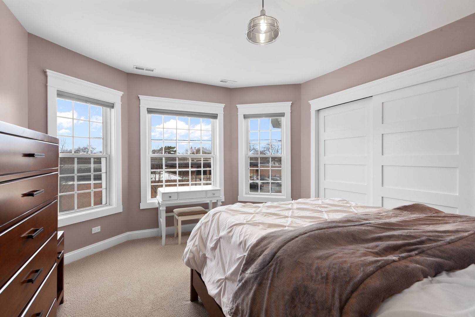 205 W Cook Avenue, Libertyville, IL 60048