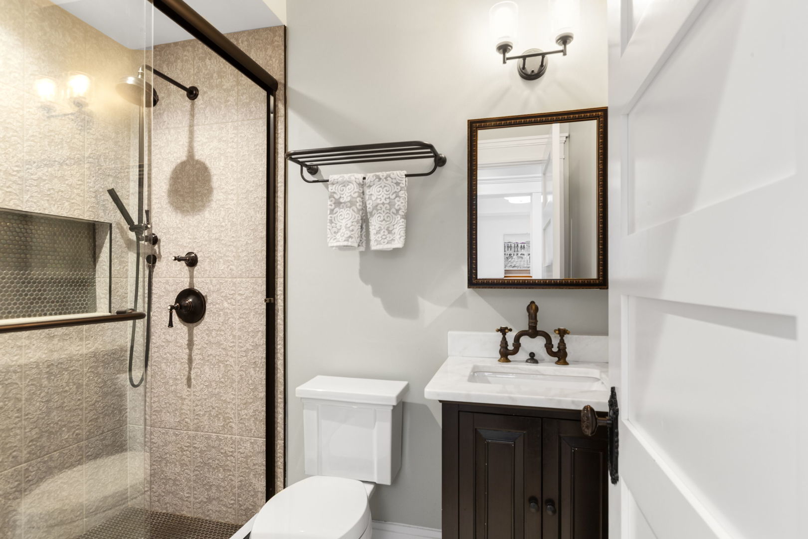 205 W Cook Avenue, Libertyville, IL 60048