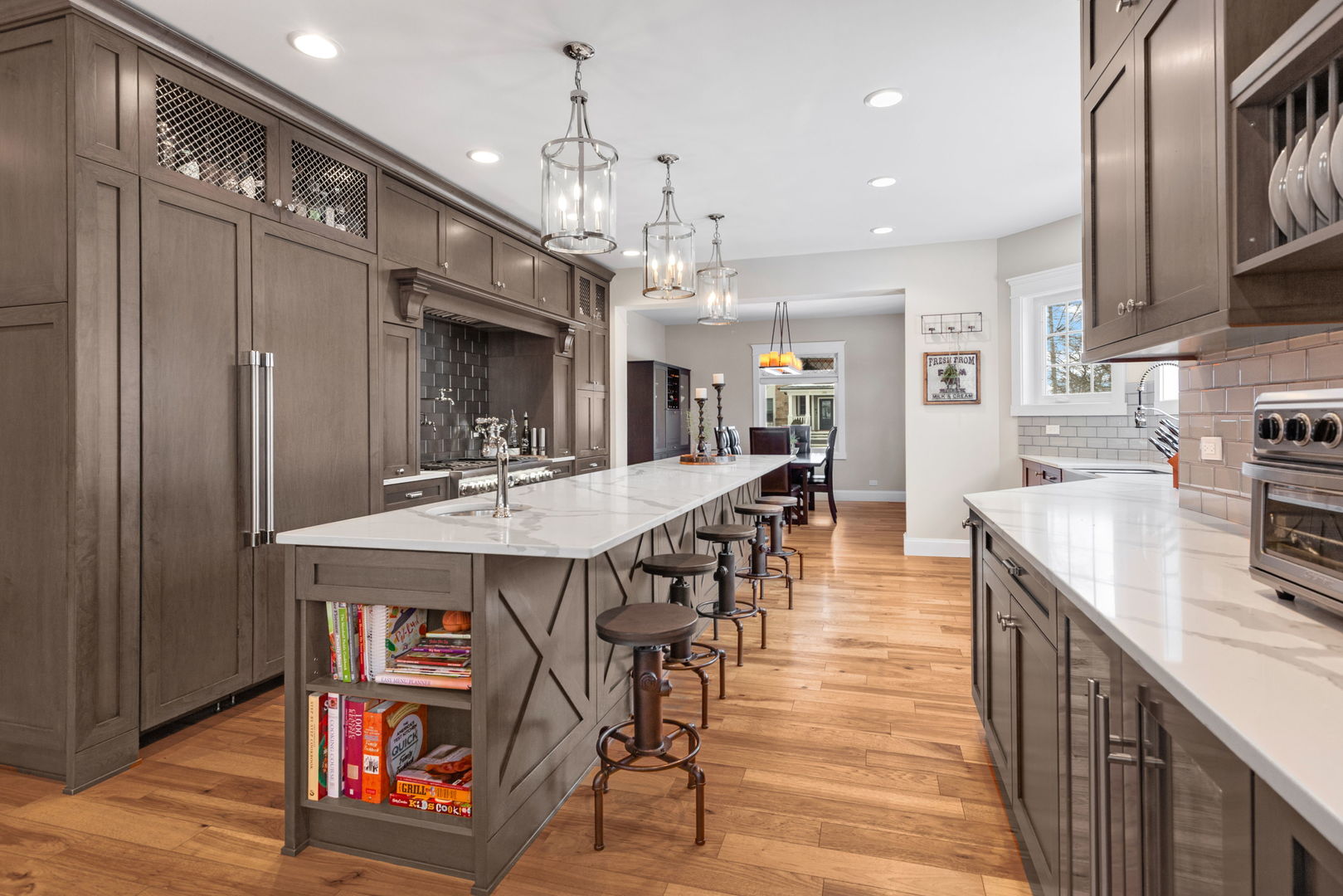 205 W Cook Avenue, Libertyville, IL 60048