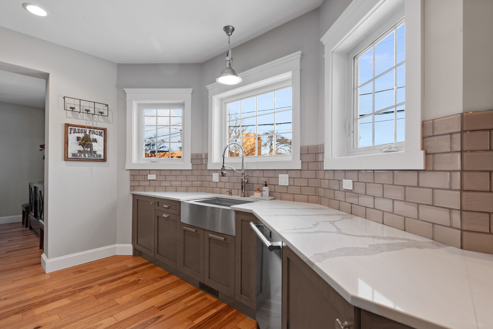 205 W Cook Avenue, Libertyville, IL 60048