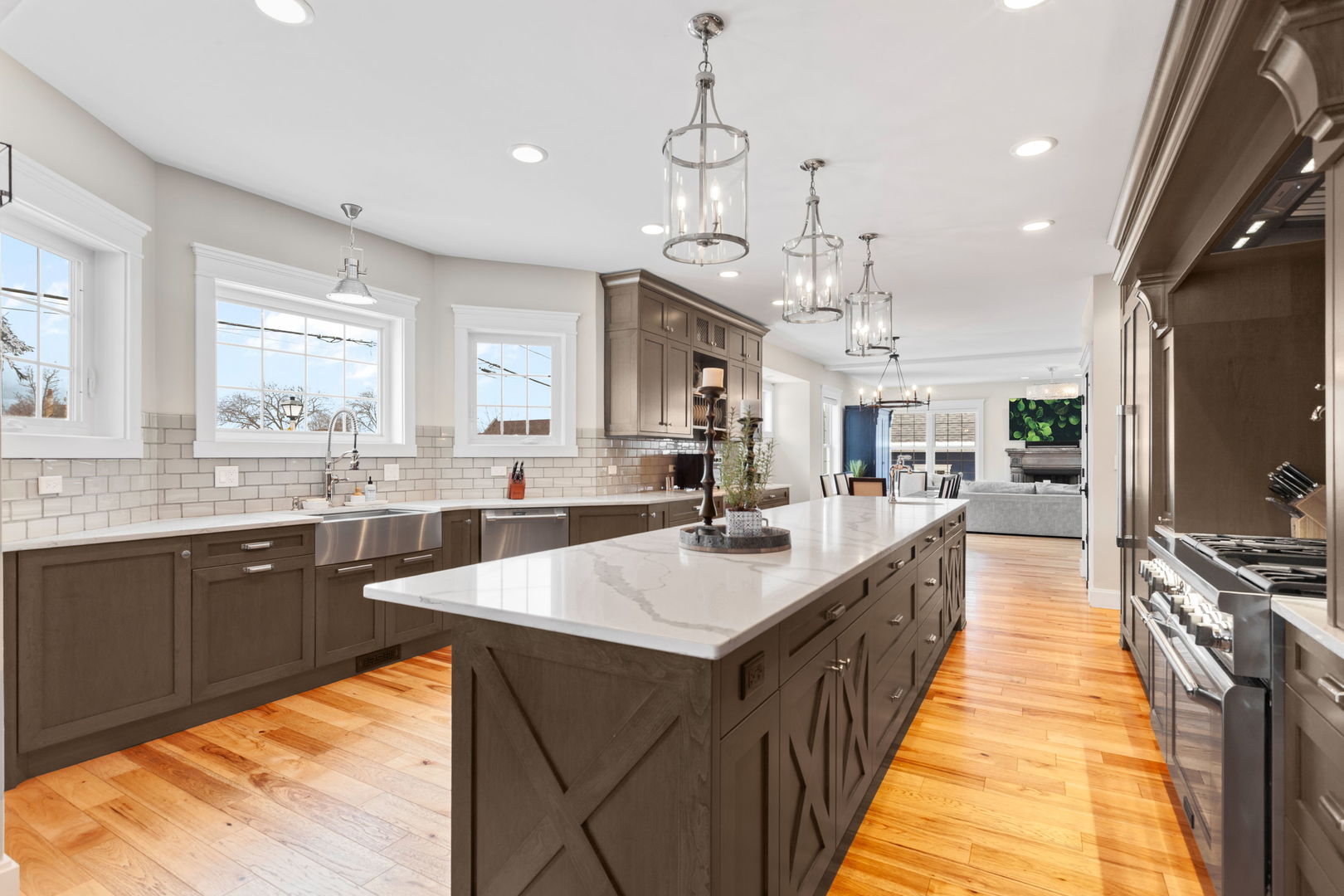 205 W Cook Avenue, Libertyville, IL 60048