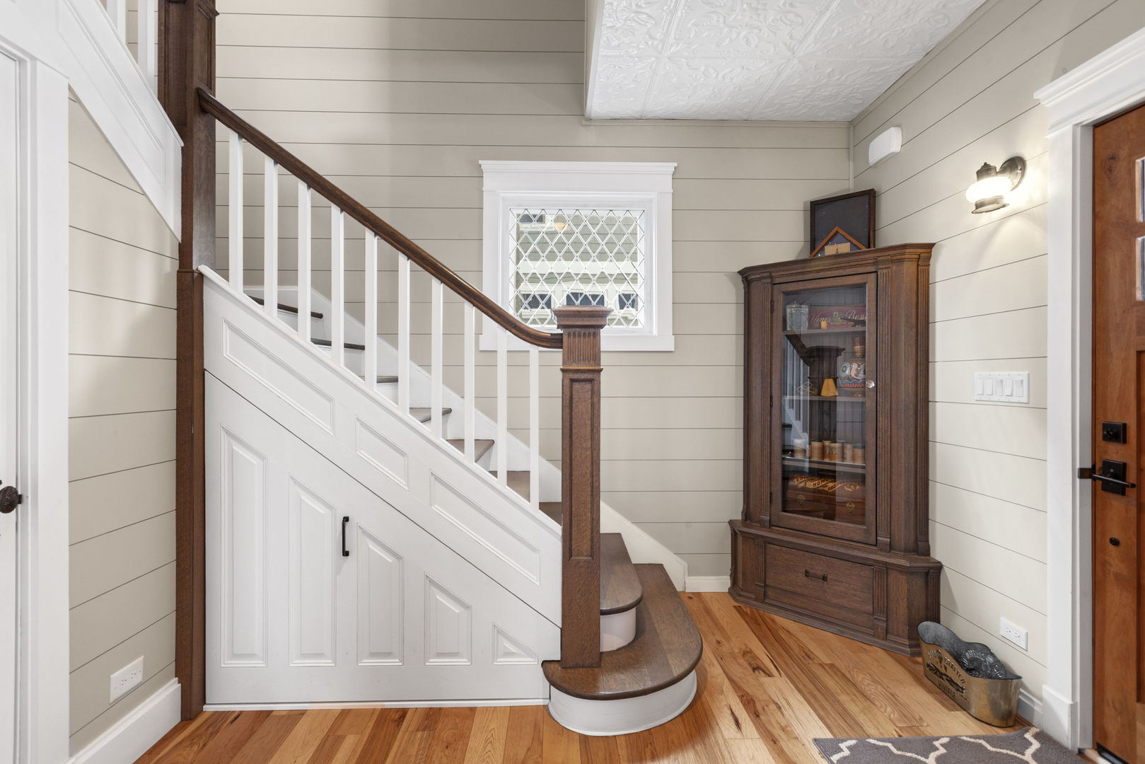 Libertyville, IL 60048