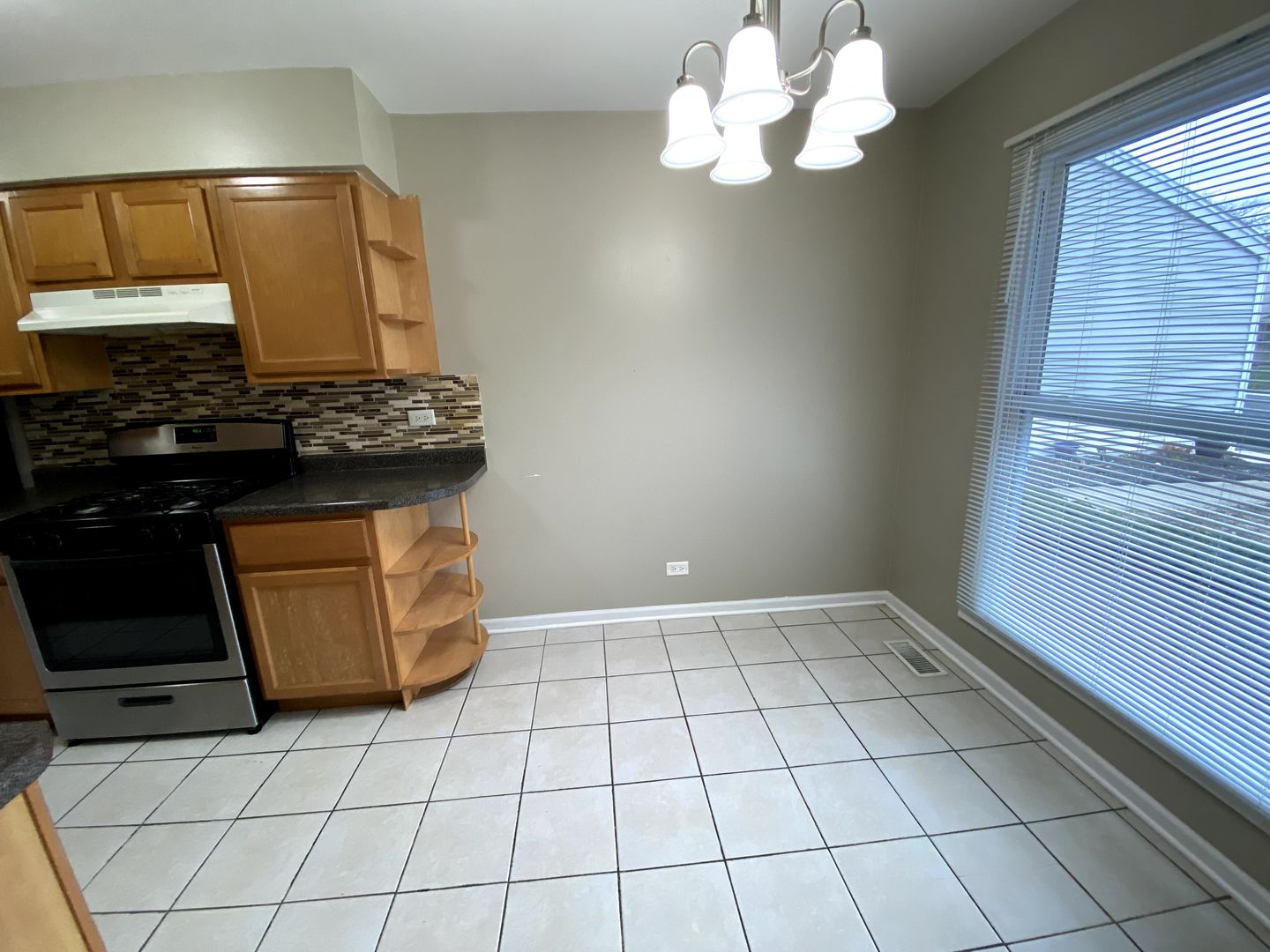 1987 Franklin Place, Hoffman Estates, IL 60169