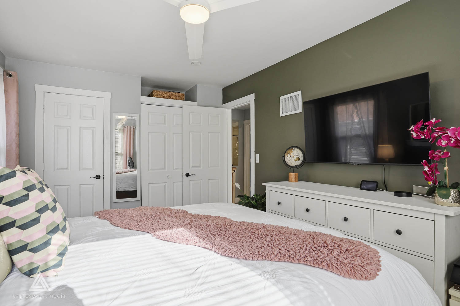 551 Sidney Avenue #B, Glendale Heights, IL 60139