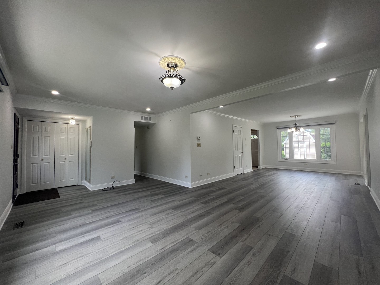 1380 Rosedale Lane, Hoffman Estates, IL 60169