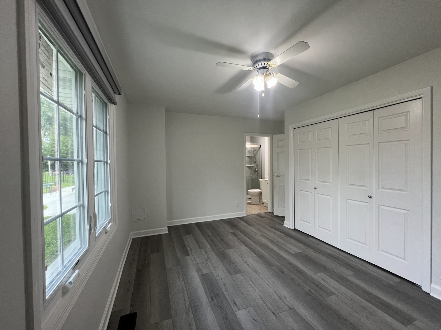 1380 Rosedale Lane, Hoffman Estates, IL 60169