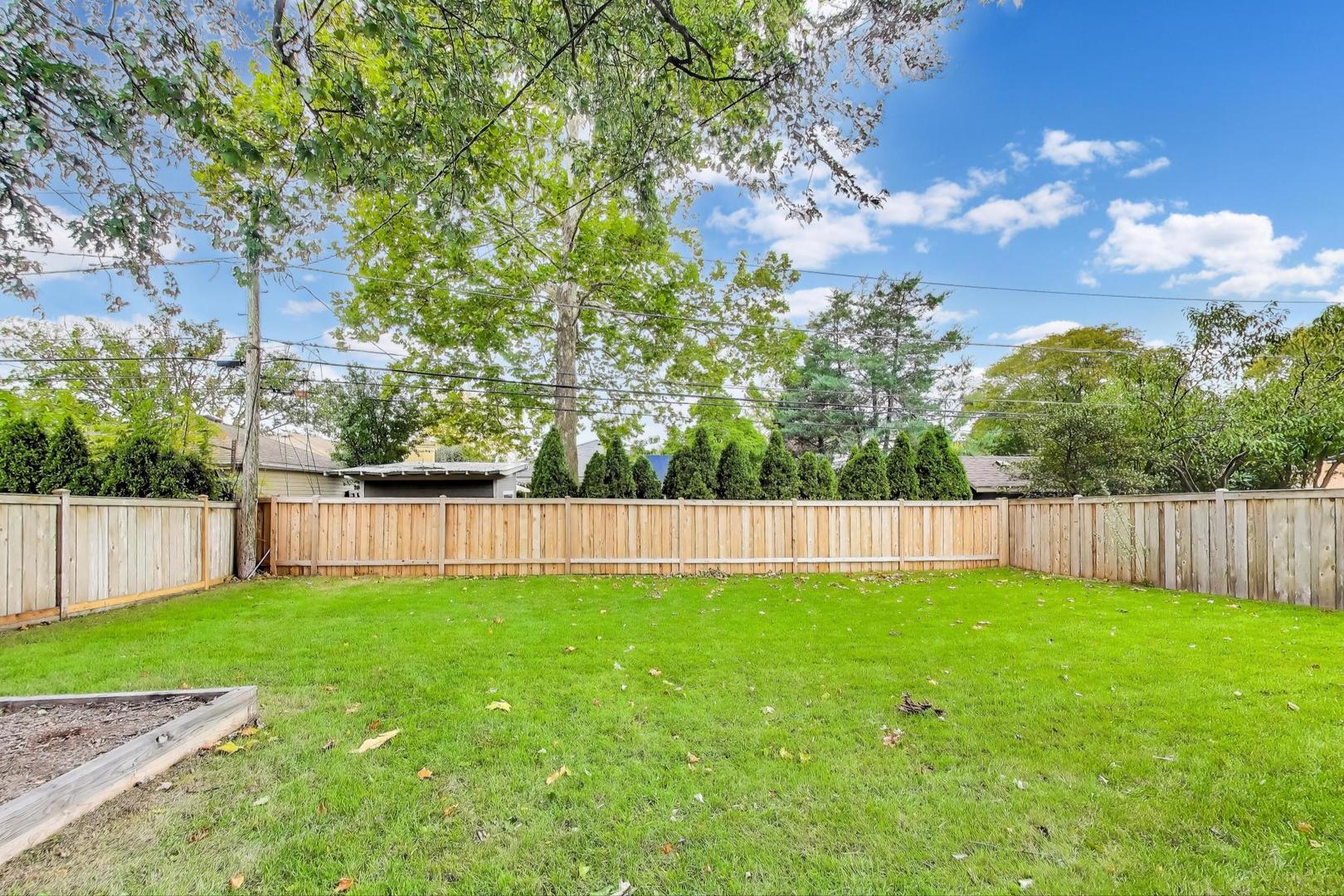 832 N Delphia Avenue, Park Ridge, IL 60068