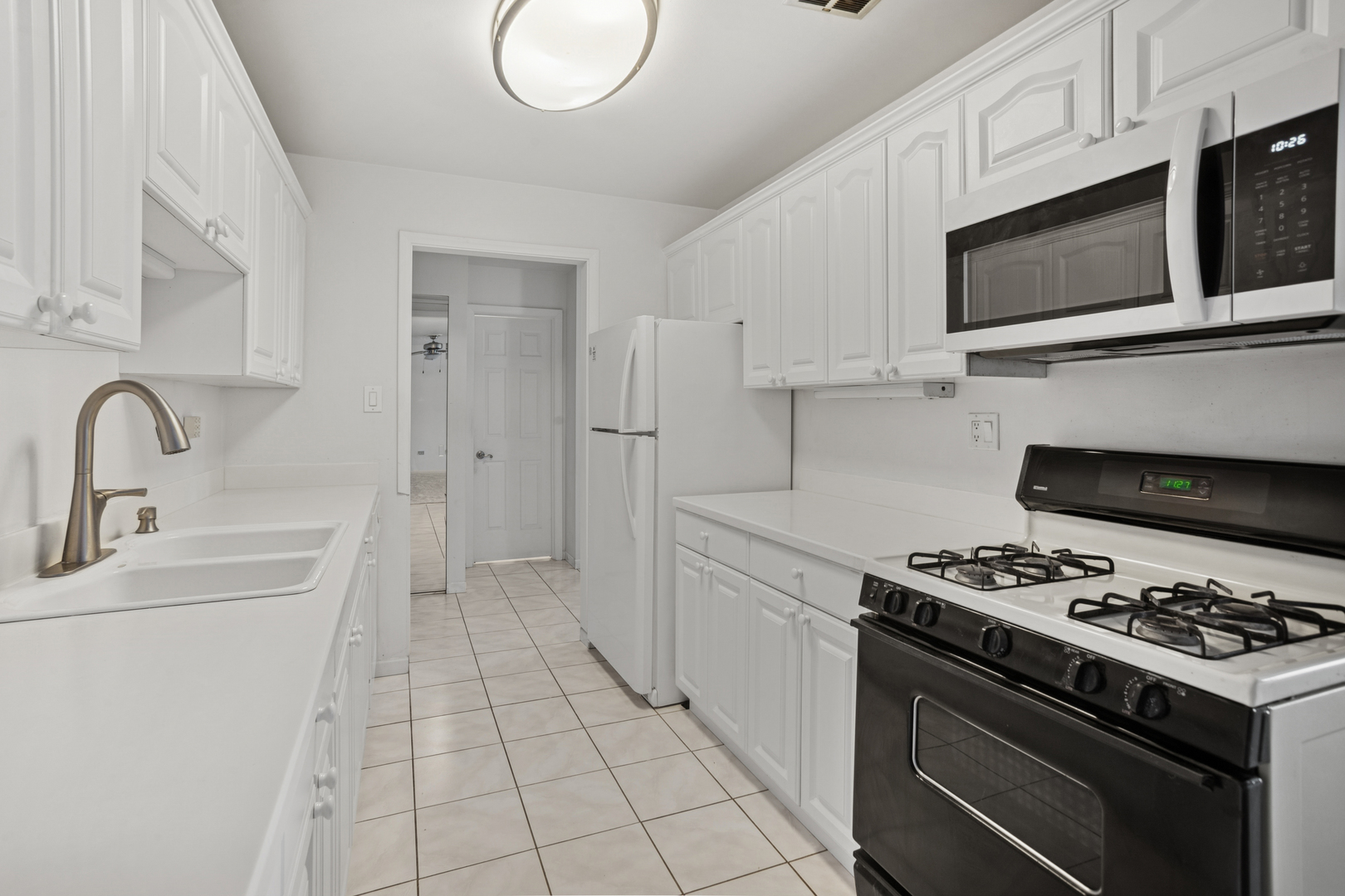 8905 Knight Avenue #211, Des Plaines, IL 60016