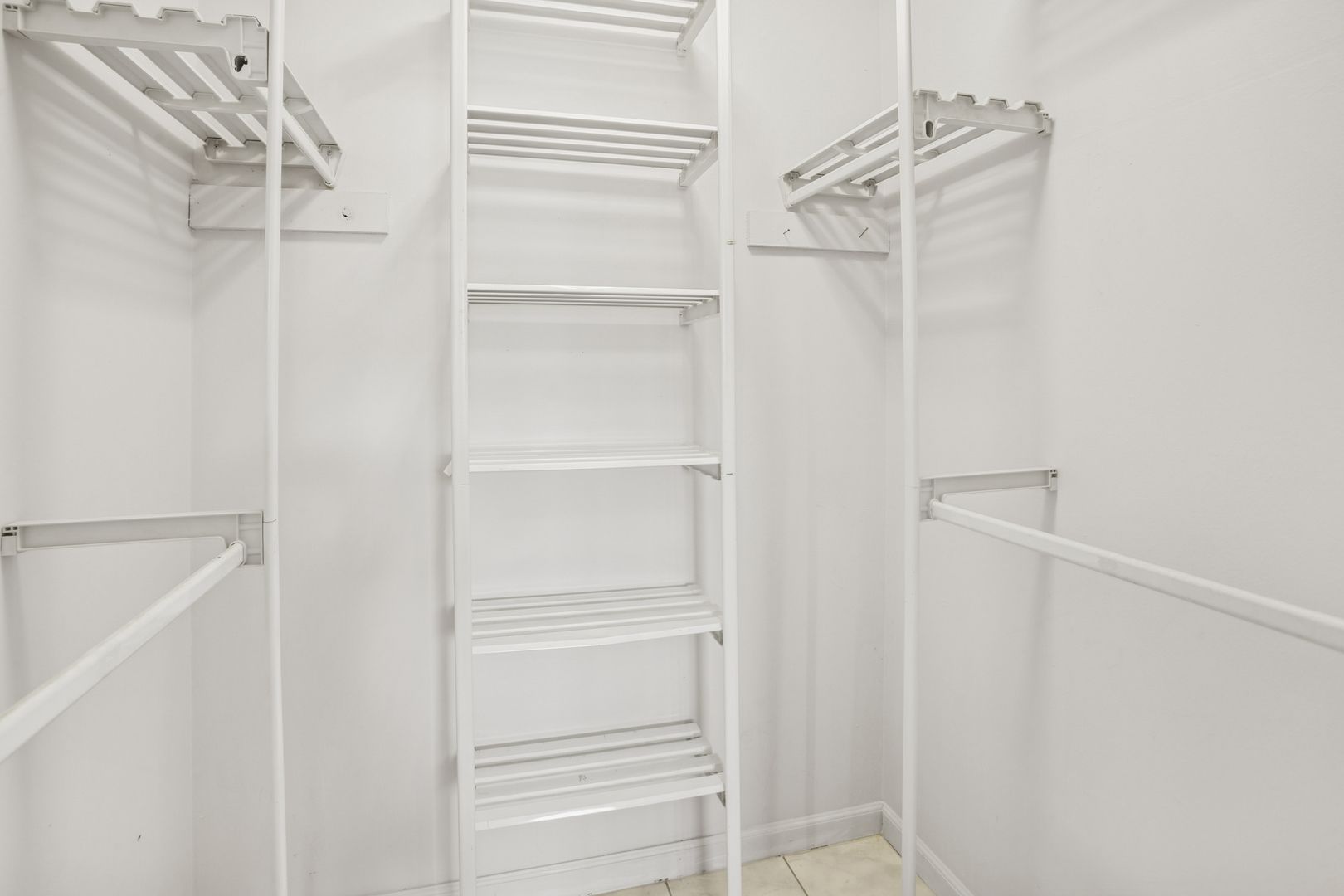 8905 Knight Avenue #211, Des Plaines, IL 60016